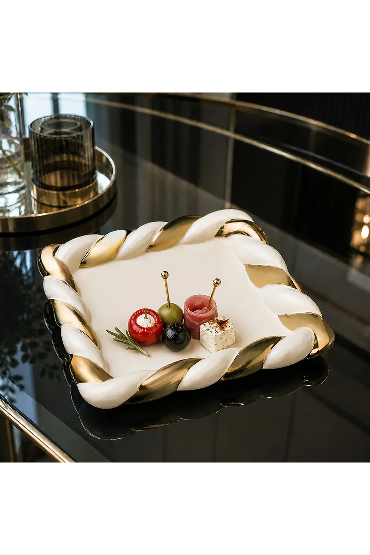 Gebo Gold Detaylı Kare Tabak 28*28*4