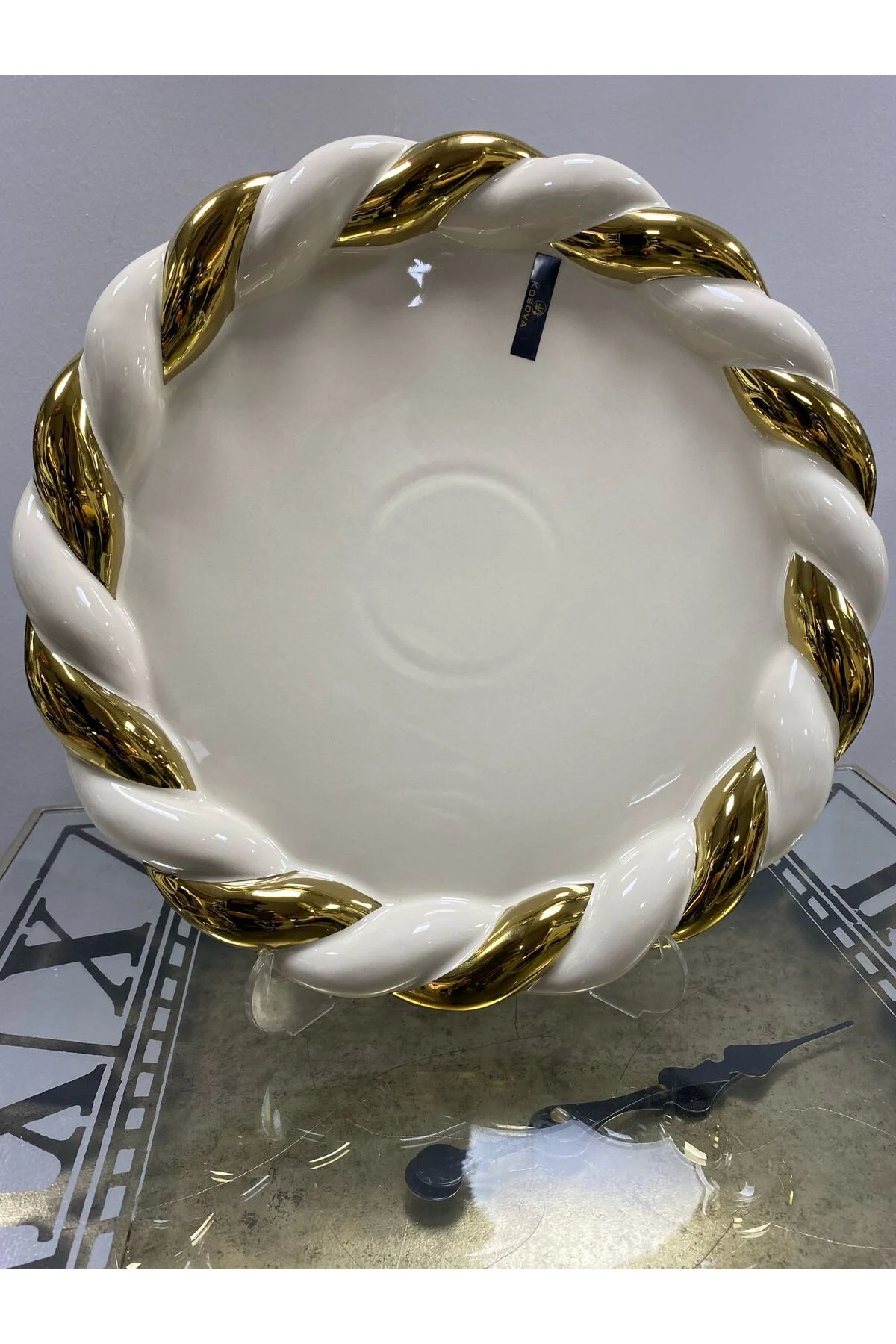 Gebo Gold Detaylı Yuvarlak Sunum Tabağı 34*34*3,5