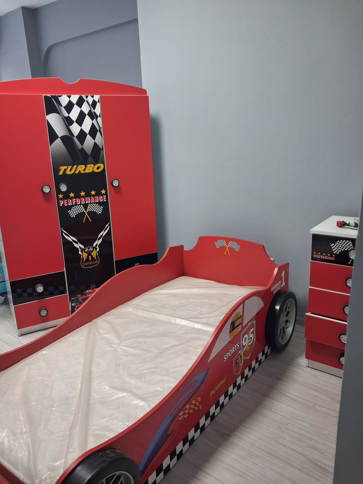 Genç Odası 90652 Formula Takım Dolap Karyola Şifonyer Yatak Demon