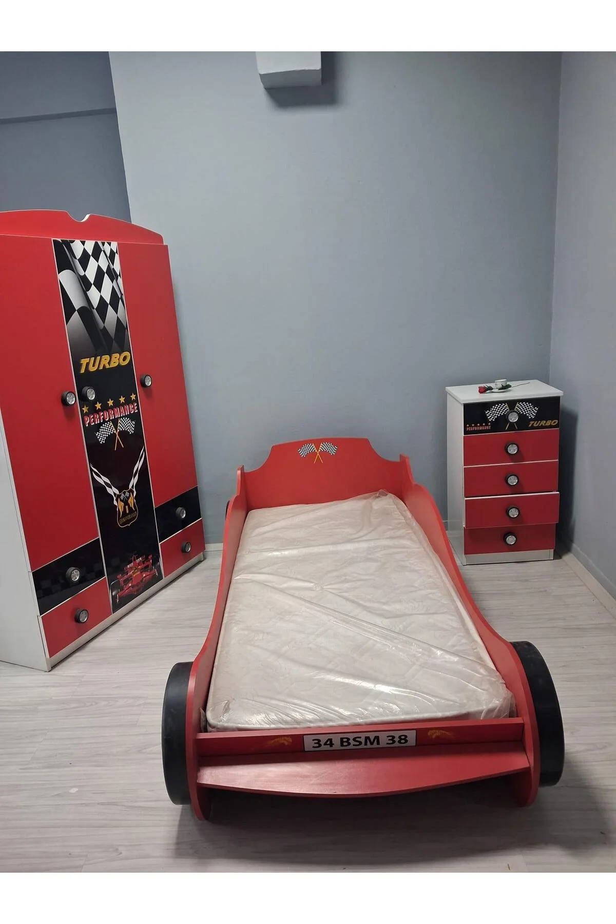 Genç Odası 90652 Formula Takım Dolap Karyola Şifonyer Yatak Demonte Genç Odası 90652 Formula Takım Dolap Karyola Şifonyer Yatak Demonte