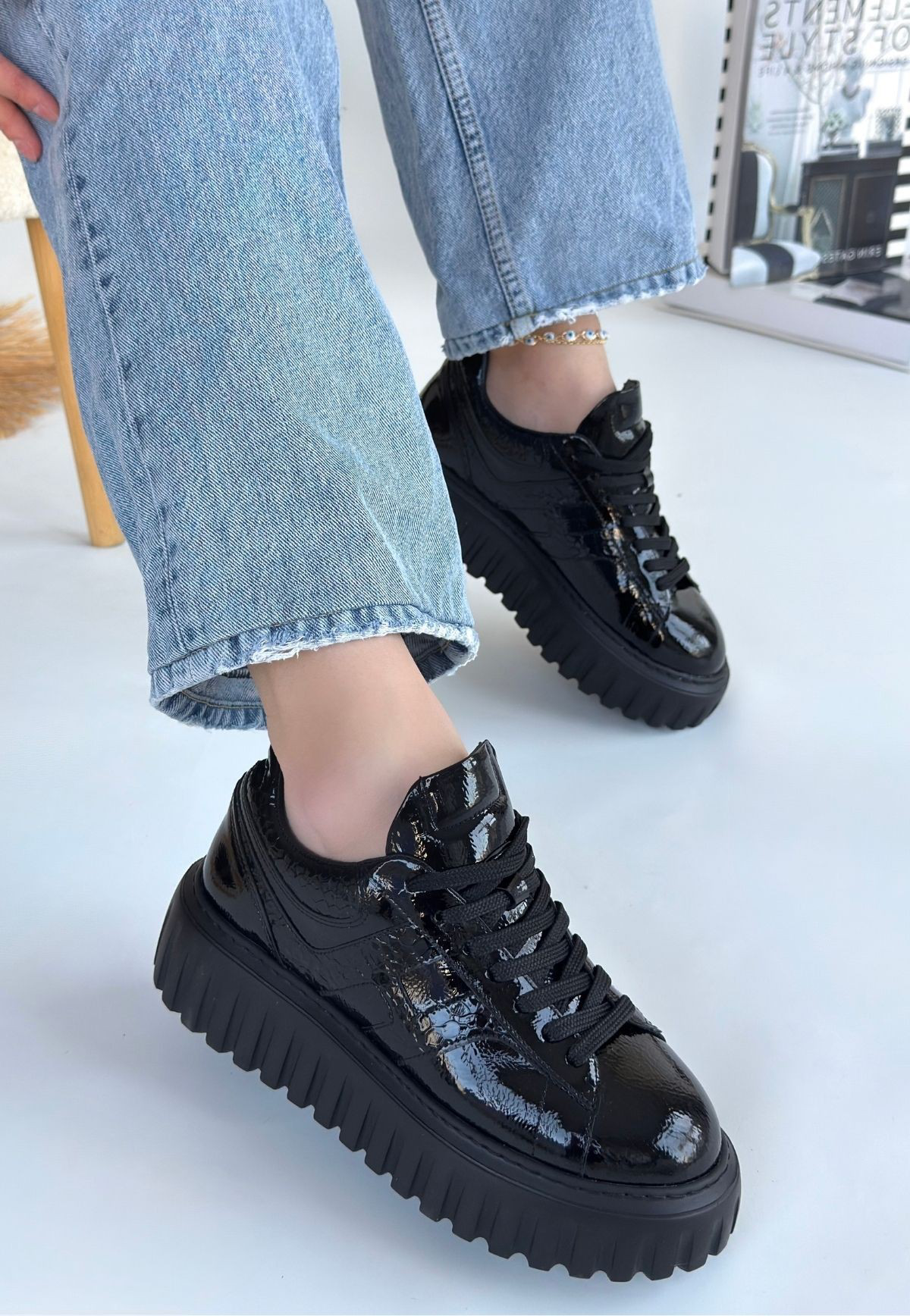 Gesti Siyah Rugan Bağcıklı Spor Ayakkabı