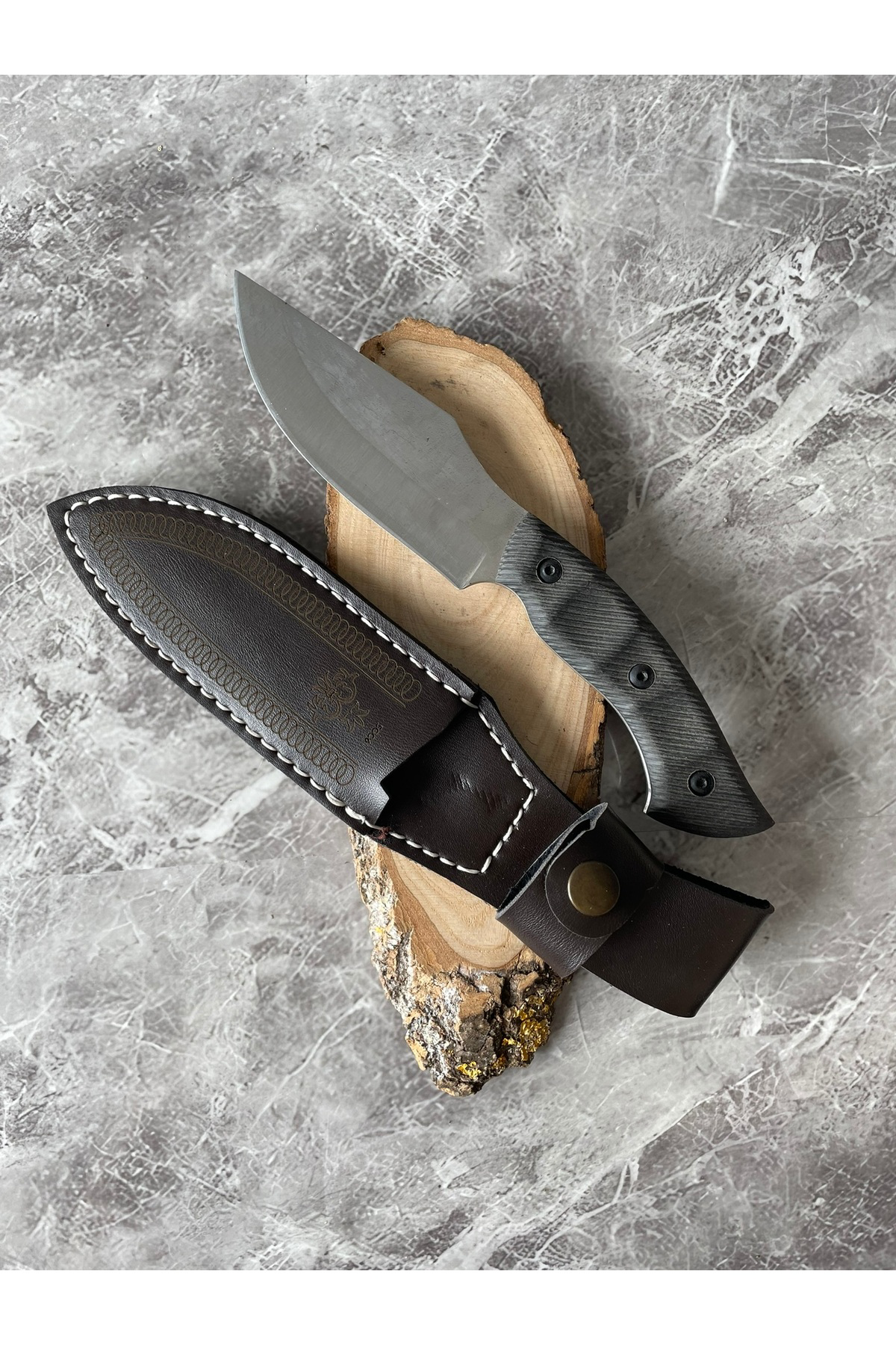 Geyik Desenli El Yapımı Siyah Kabzeli Kılıflı Kamp ve Av Bıçağı –
