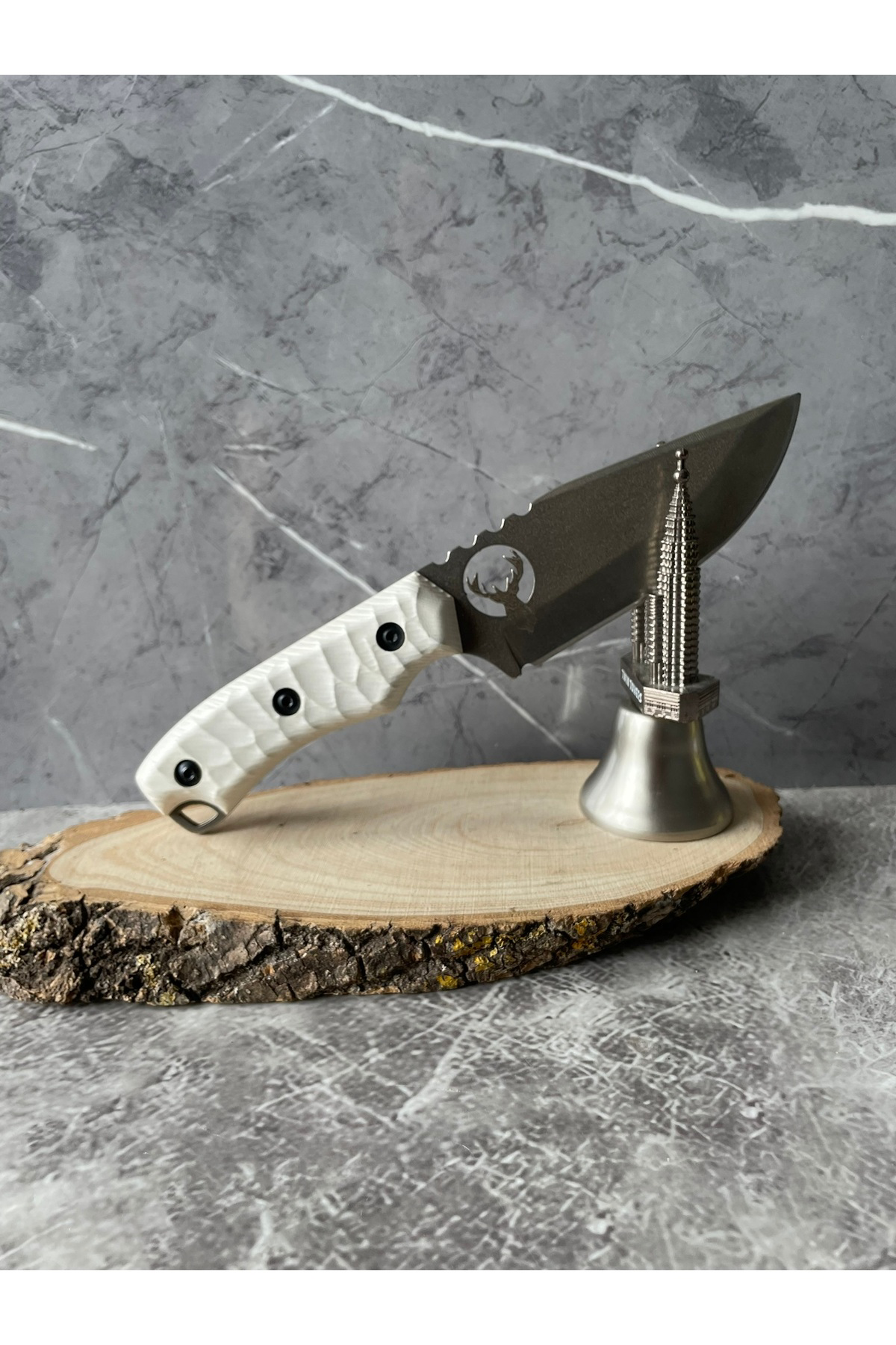 Geyik Desenli El Yapımı Beyaz Kabzeli Kılıflı Kamp ve Av Bıçağı –