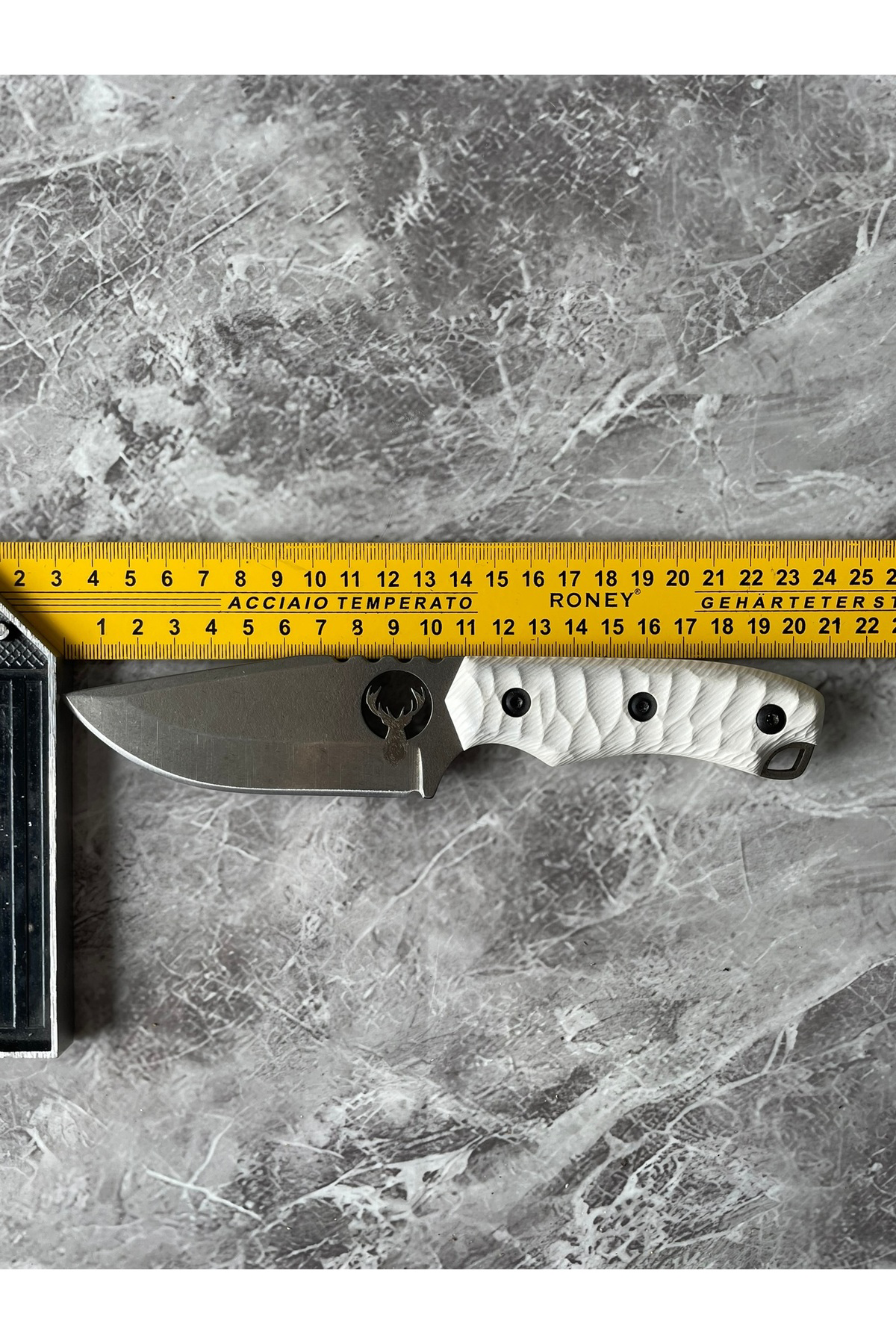 Geyik Desenli El Yapımı Beyaz Kabzeli Kılıflı Kamp ve Av Bıçağı –