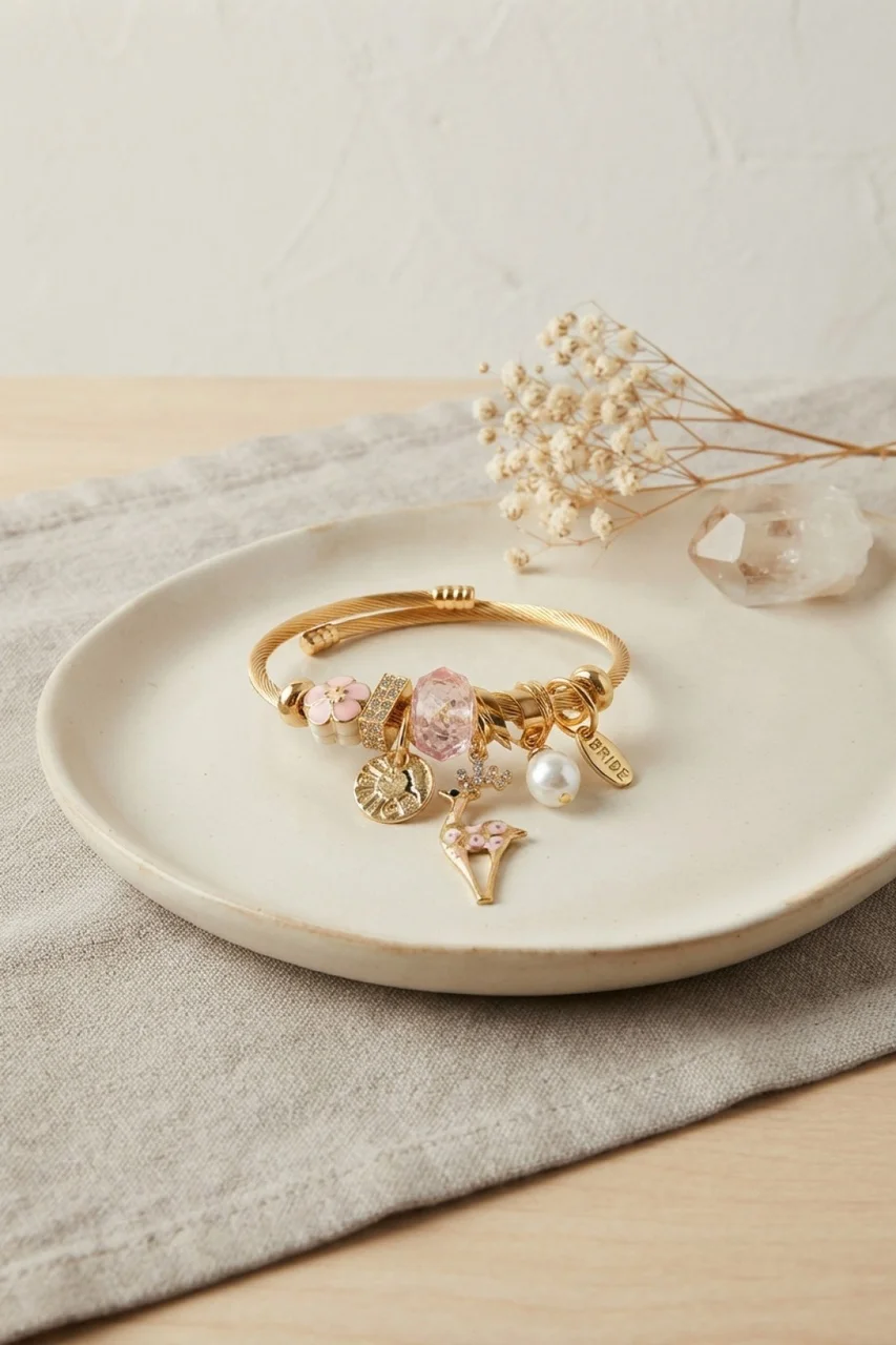 Geyik Model Gold Renk Pembe Charmlı Bileklik - Lisinya Diğer