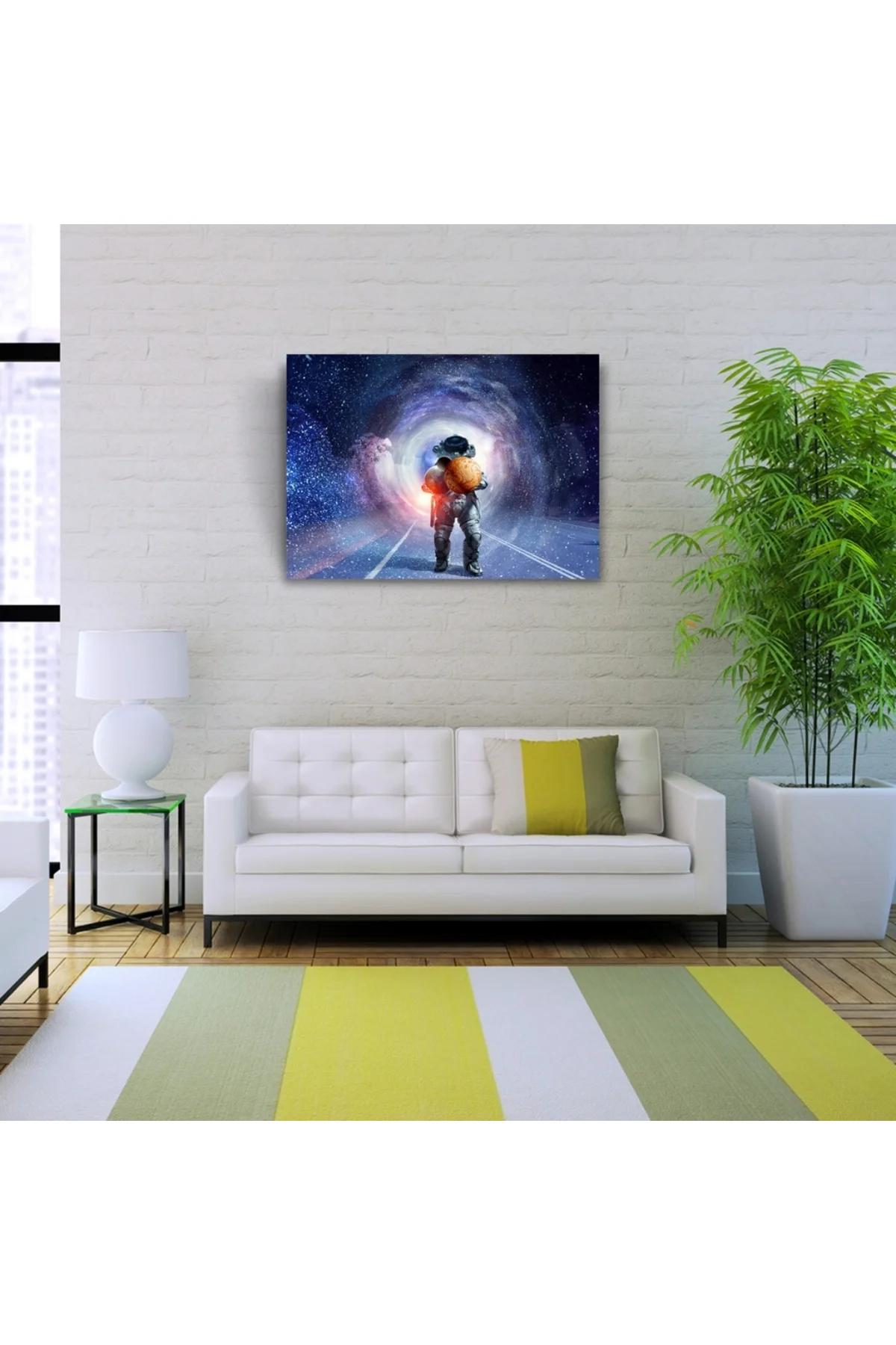 Gezegen Taşıyan Astronot Kanvas Tablo 50 x 70