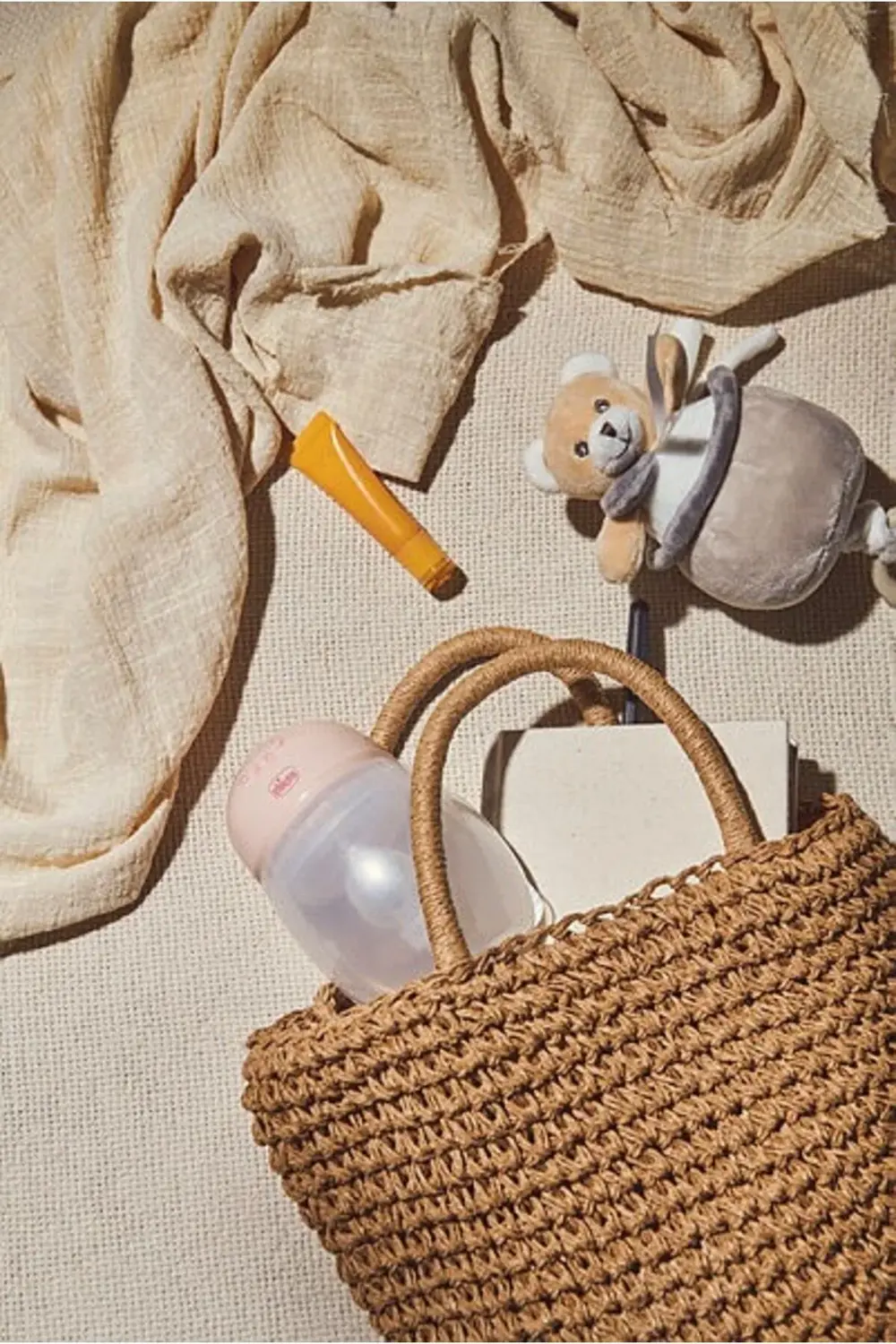 GİYİLEBİLİR ELEKTRİKLİ GÖĞÜS POMPASI