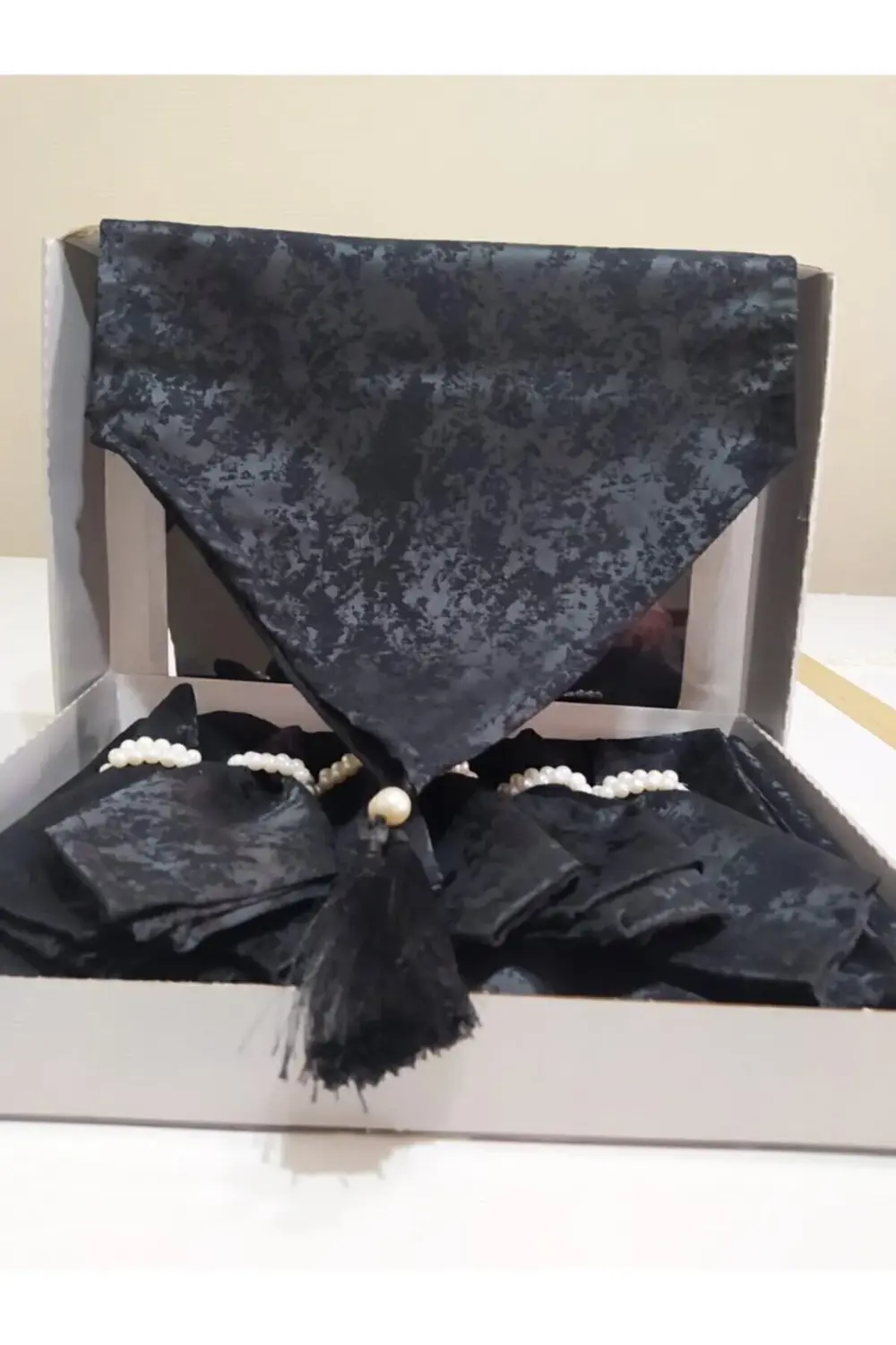 Gloria Siyah Masa Örtüsü Takımı Yemek Sunum Seti