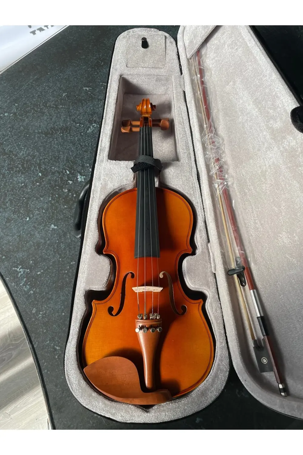 Salvador Glp68 Profesyonel 4/4 Kare Kutu Abanoz Klavye Parlak Cila Keman Salvador Glp68 Profesyonel 4/4 Kare Kutu Abanoz Klavye Parlak Cila Keman