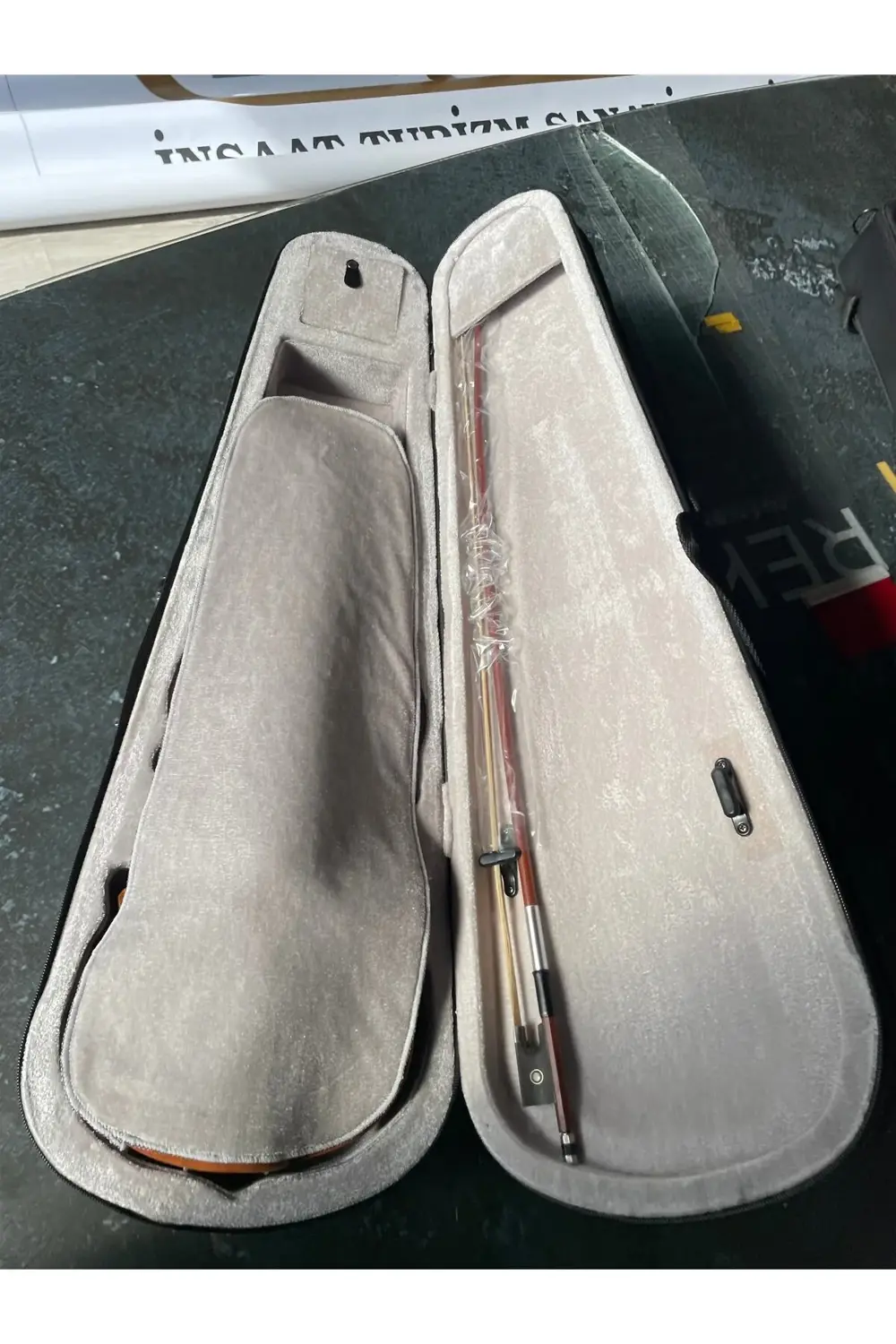 Salvador Glp68 Profesyonel 4/4 Kare Kutu Abanoz Klavye Parlak Cila Keman Salvador Glp68 Profesyonel 4/4 Kare Kutu Abanoz Klavye Parlak Cila Keman