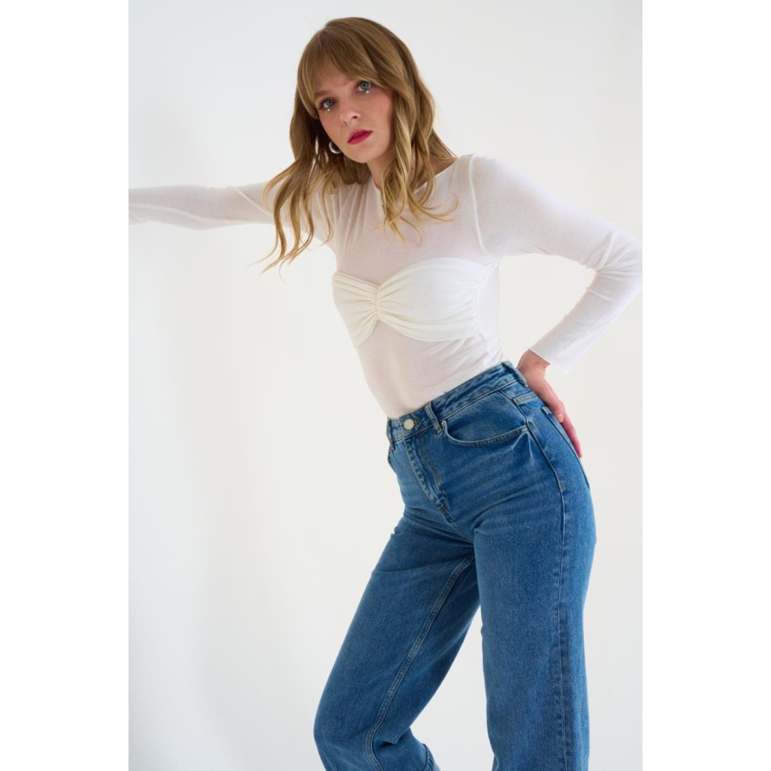 Göğsü Büzgülü Kayık Yaka Kazak - Optik Beyaz