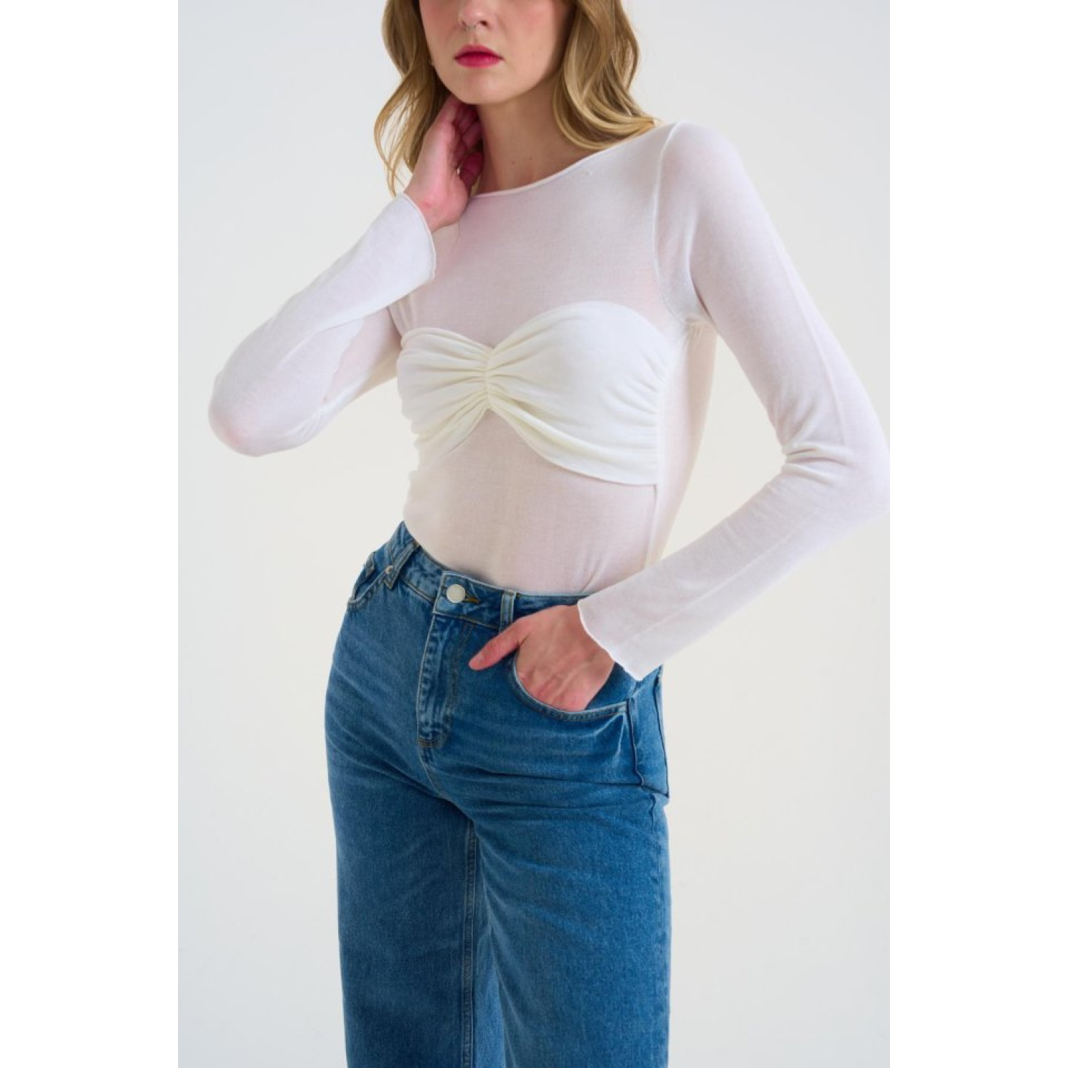 Göğsü Büzgülü Kayık Yaka Kazak - Optik Beyaz