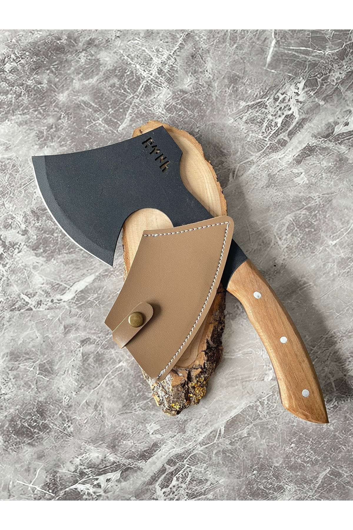 Göktürkçe Yazılı Karbon Çelik Ceviz Kabzeli Kılıflı El Yapımı Kam