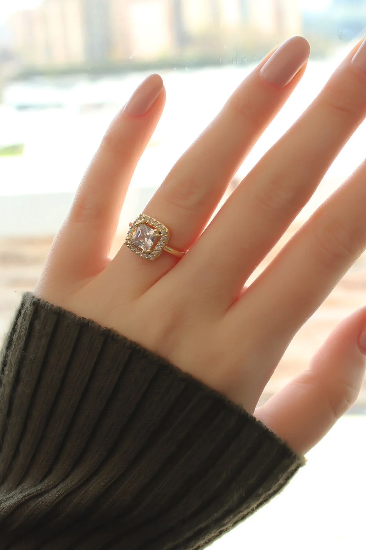 Gold Baget ve Zirkon Taşlı Kare Yüzük - Lisinya