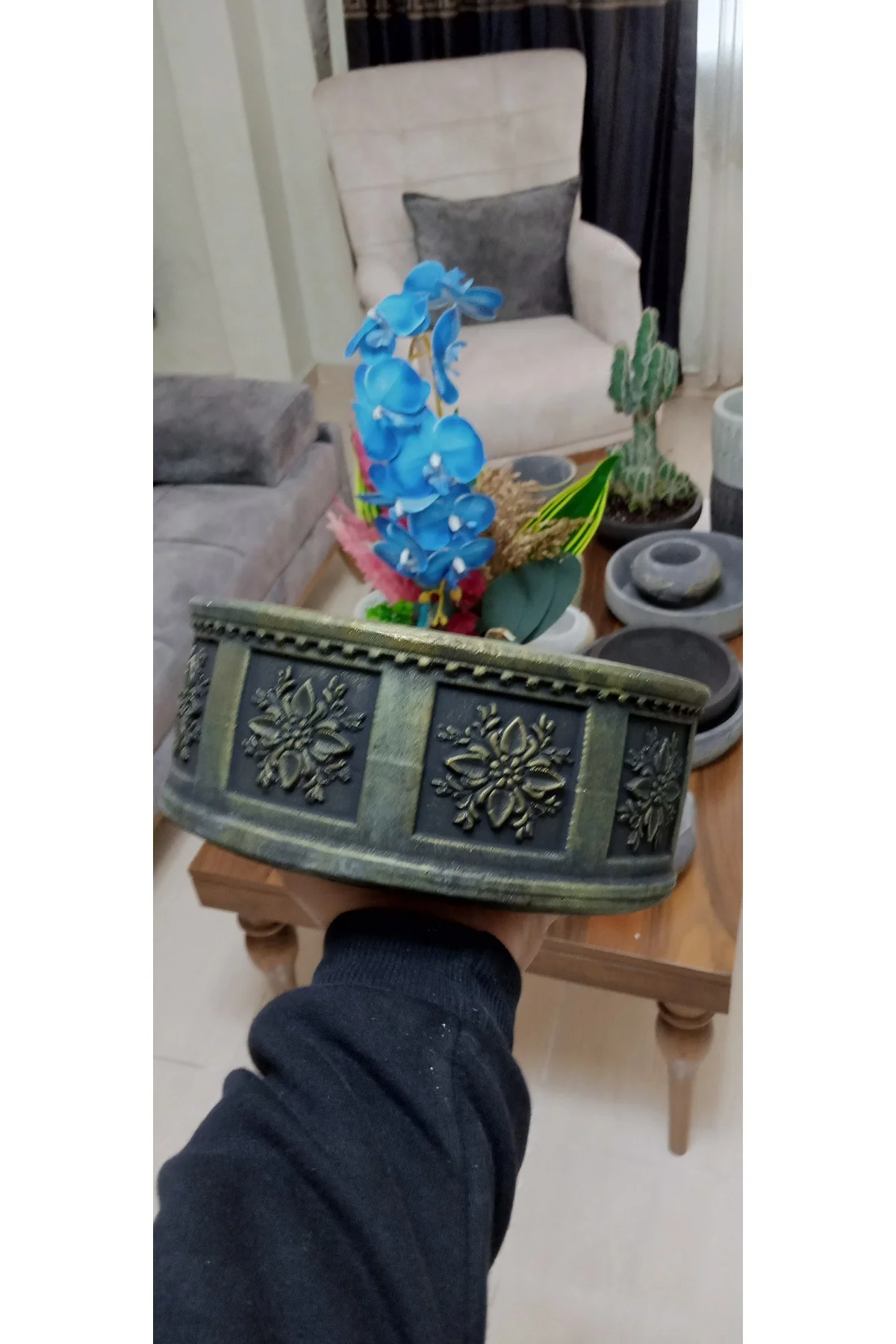 Gold desenli eskitme beton saksı 23*10 cm suya karşı 50 yıl garan