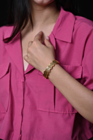 Tükkan Accessories Gold Desenli Kalin Kelepçe Çelik Bileklik-Keztçbi39