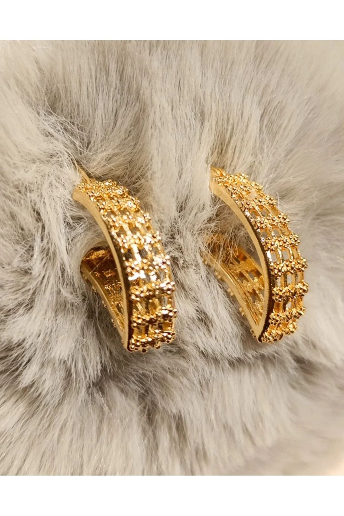 Gold Gösterişli Klips Küpe