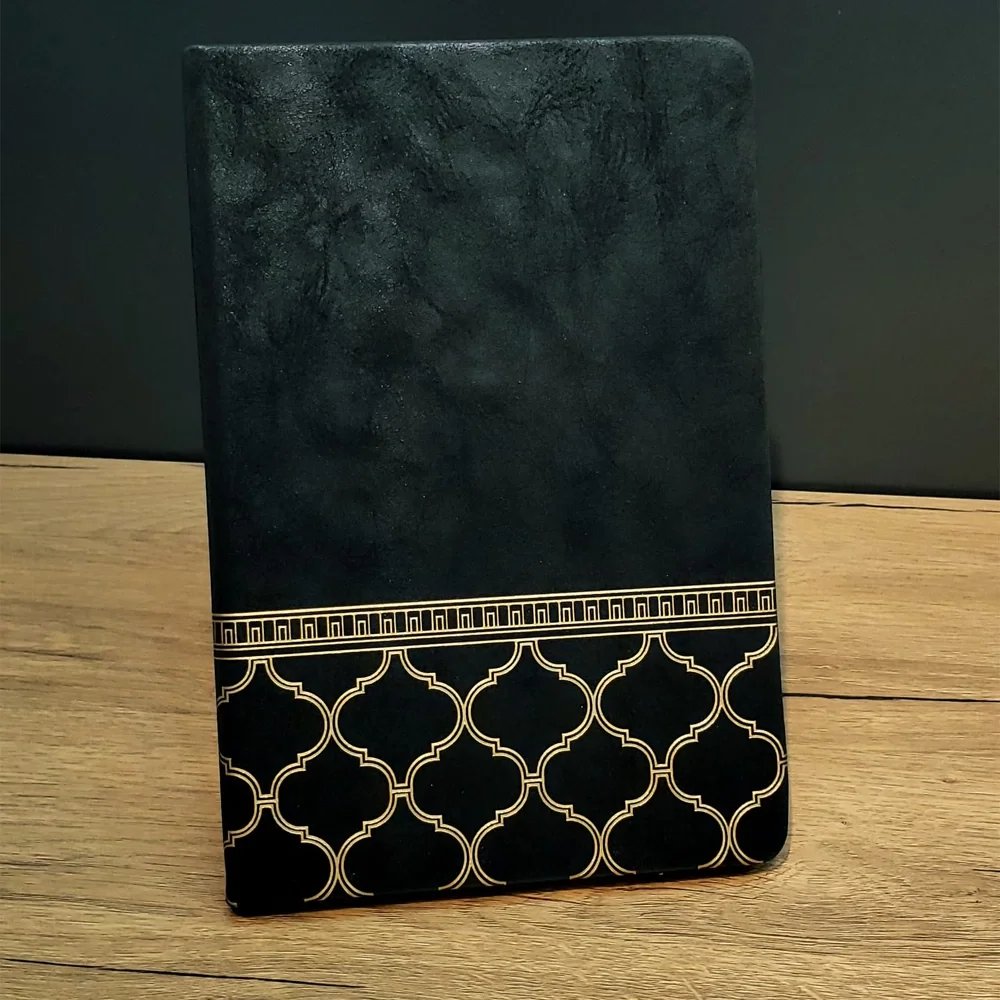 Gold İşlemeli Siyah Deri Defter