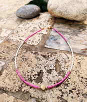 GOLD KAPLAMA BEYAZ TAŞ DETAY PEMBE-BEYAZ BONCUK KOLYE-0KOL98