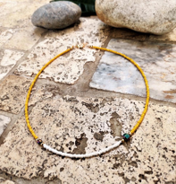 GOLD KAPLAMA HOLOGRAM HEMATİT DETAY SARI-BEYAZ BONCUK KOLYE-KOL10