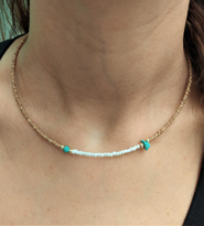 GOLD KAPLAMA KAHVERENGİ BEYAZ BONCUK FİRUZE TAŞ DETAY KOLYE-0KOL6