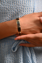 Tükkan Accessories Gold Kaplama Siyah Detay Kelepçe Çelik Bileklik-Keztçbi43