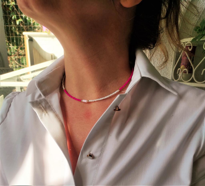 GOLD KAPLAMA SİLİNDİR PEMBE SEDEF TAŞI DETAY PEMBE BEYAZ BONCUK K