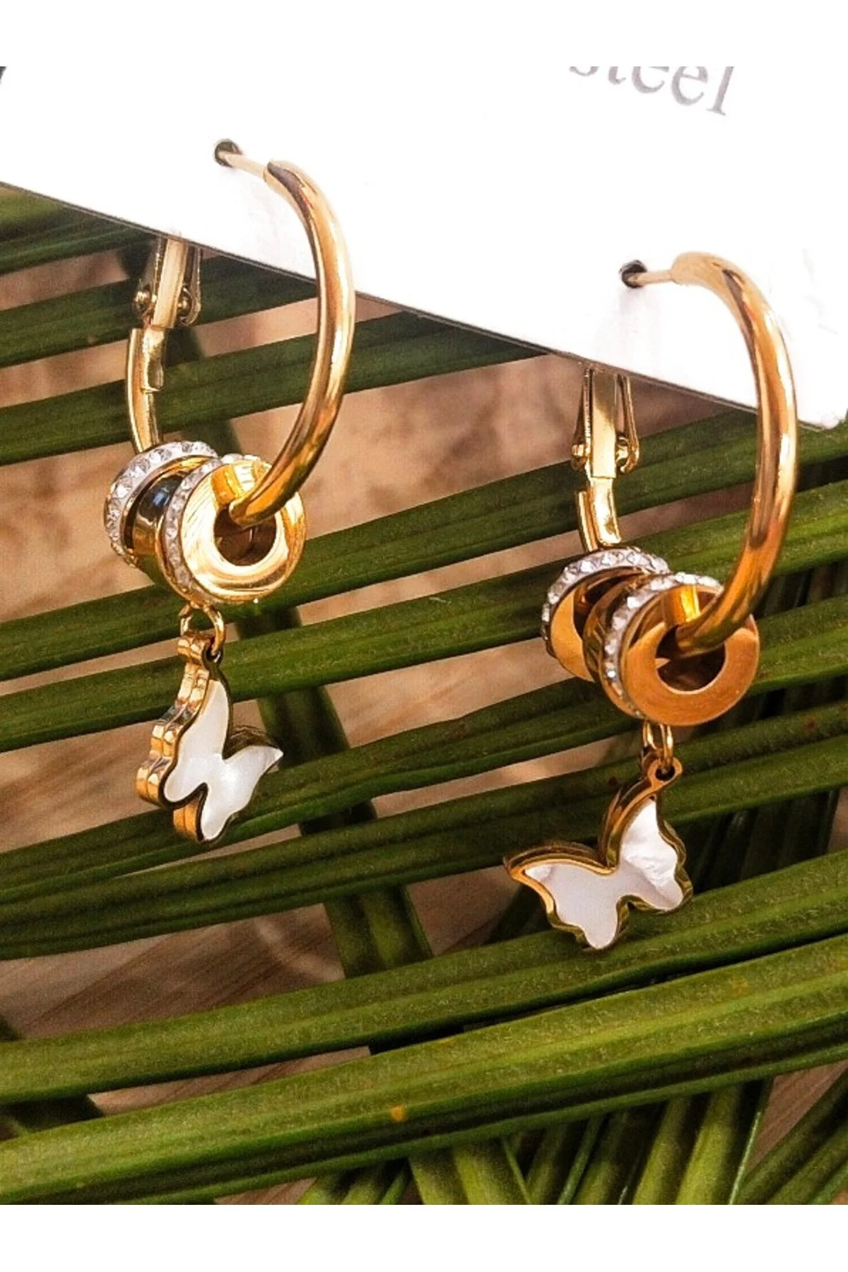 Gold Lüks Figürlü Gösterişli Sallantılı Küpe