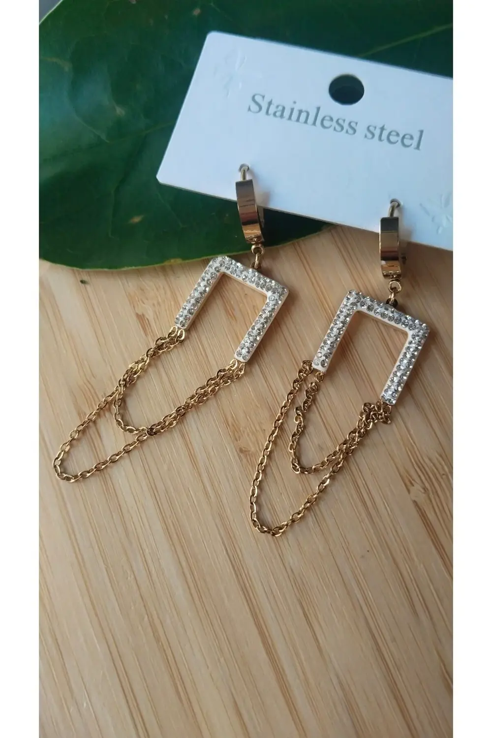 Gold Lüks Gösterişli Figürlü Sallantılı Küpe