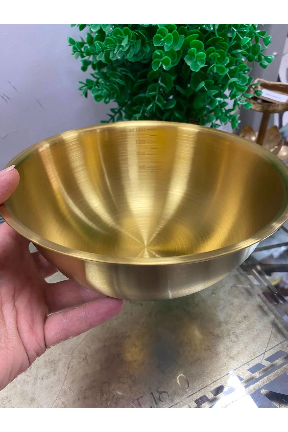 Gold Metal Paslanmaz Çelik Derin Çukur Kase Ölçekli 1400 ml Gold Metal Paslanmaz Çelik Derin Çukur Kase Ölçekli 1400 ml