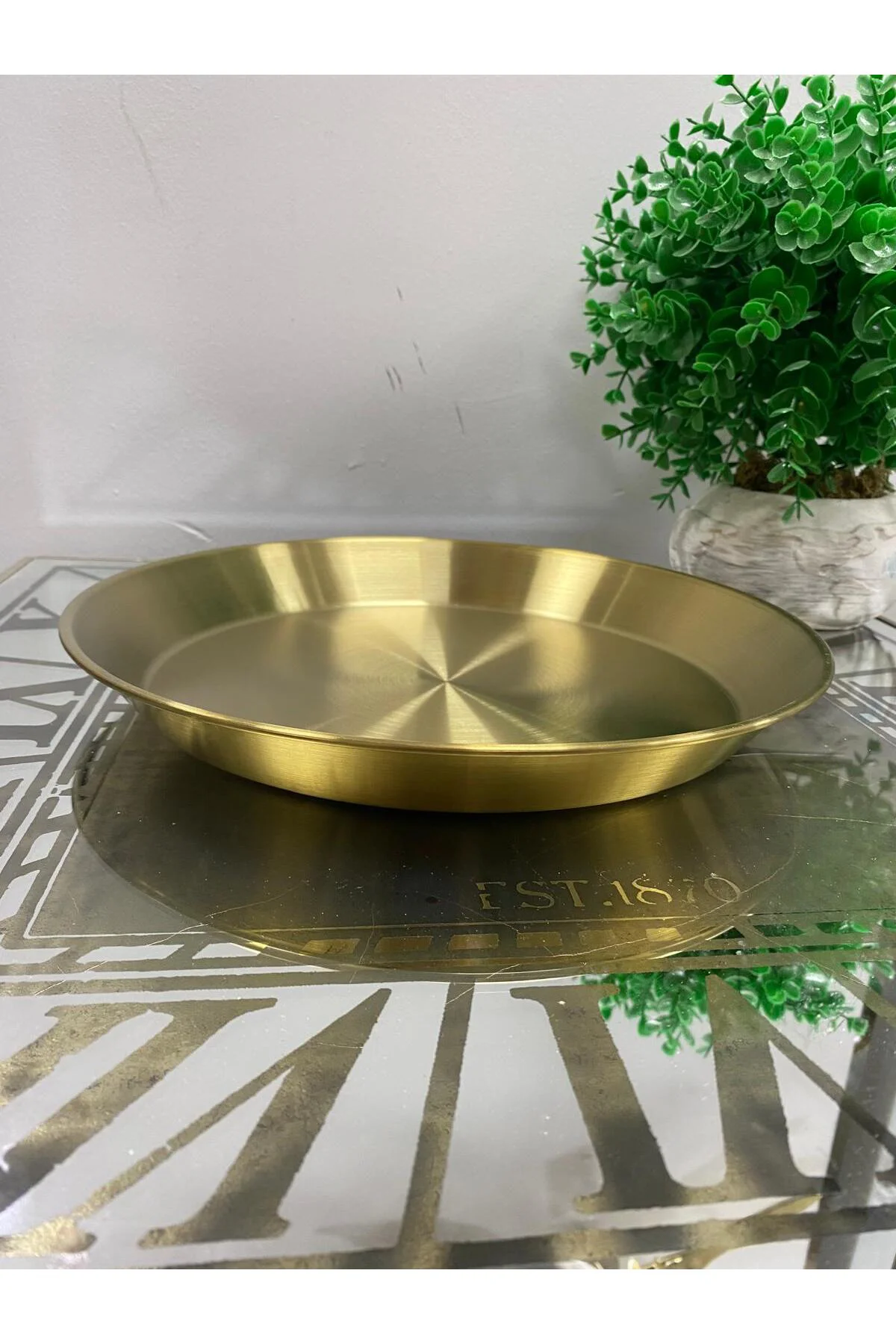 Gold Metal Paslanmaz Çelik Orta Servis Sunum Tabağı 29x3cm Gold Metal Paslanmaz Çelik Orta Servis Sunum Tabağı 29x3cm