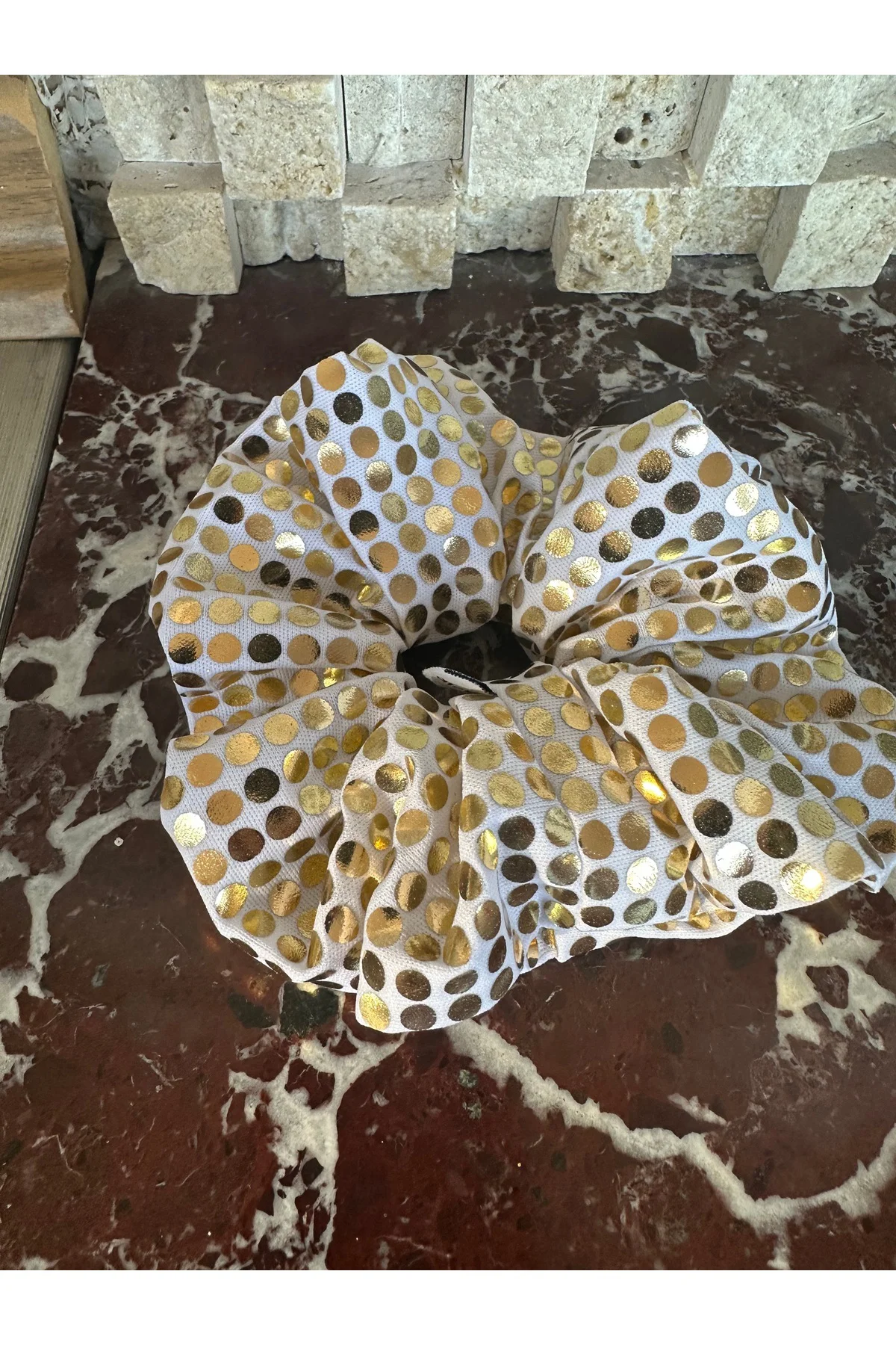 Gold Pul Baskılı Beyaz Parlak Lastik Scrunchie Toka
