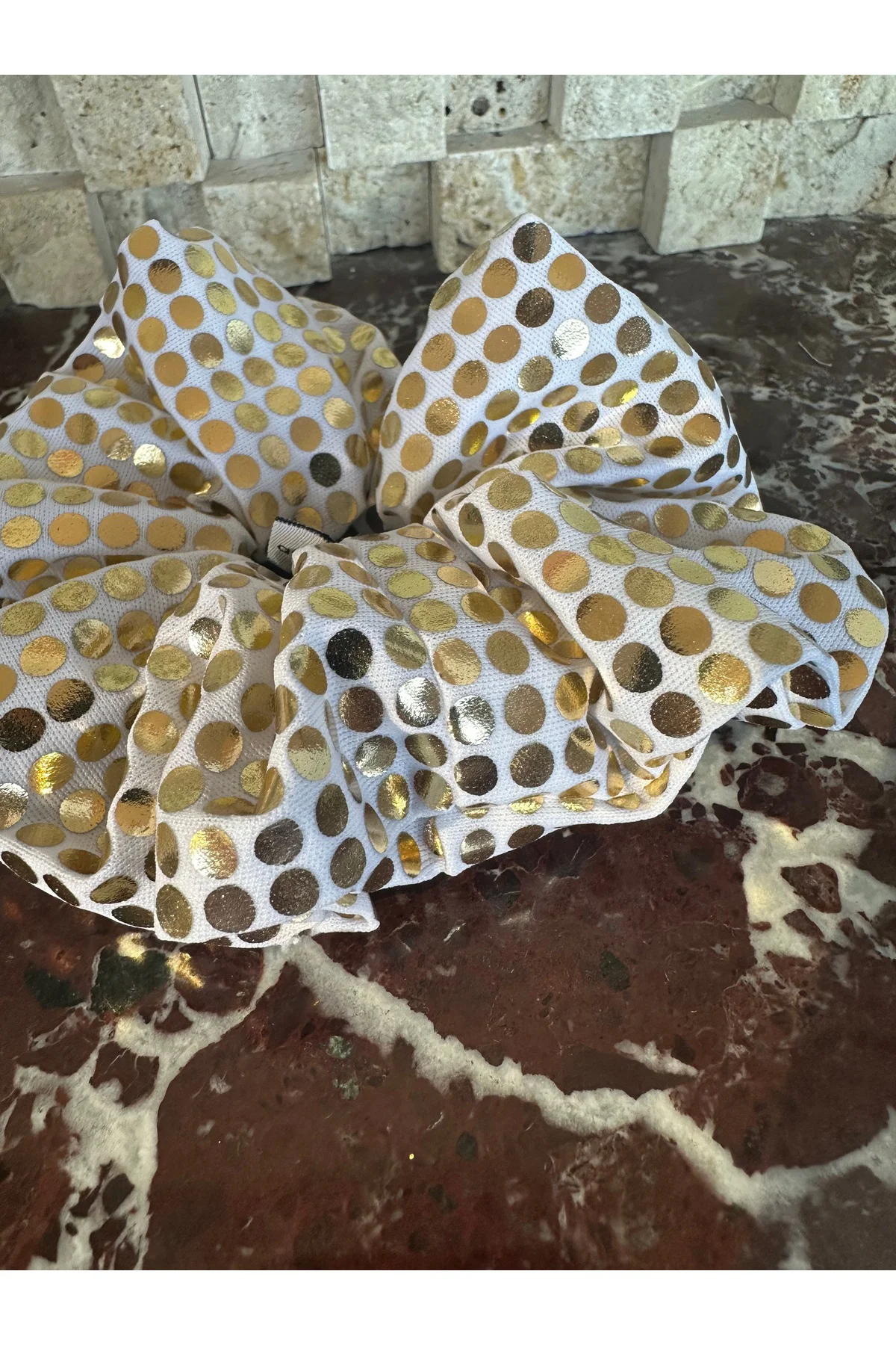 Gold Pul Baskılı Beyaz Parlak Lastik Scrunchie Toka