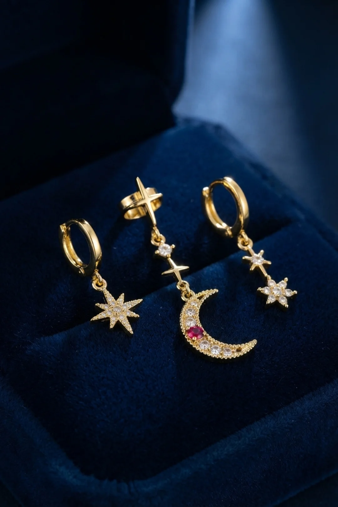 Gold Renk 3 lü Ay ve Yıldız Model Küpe TJ-BKP11966