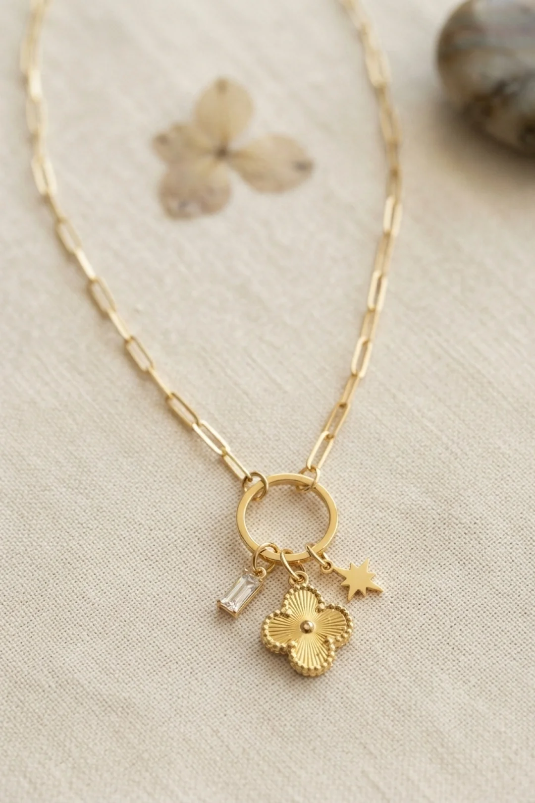 Gold Renk Ataç Zincir Yonca Model Kadın Kolye Fiyatı, Yorumları ve Özellikleri