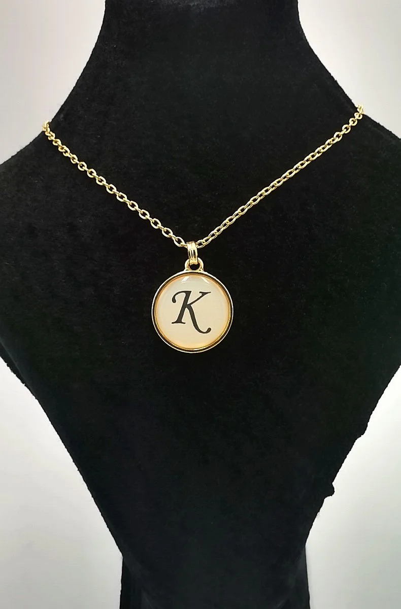 Gold Renk Büyük Boy Kararmaz ''K'' Harfli Kolye