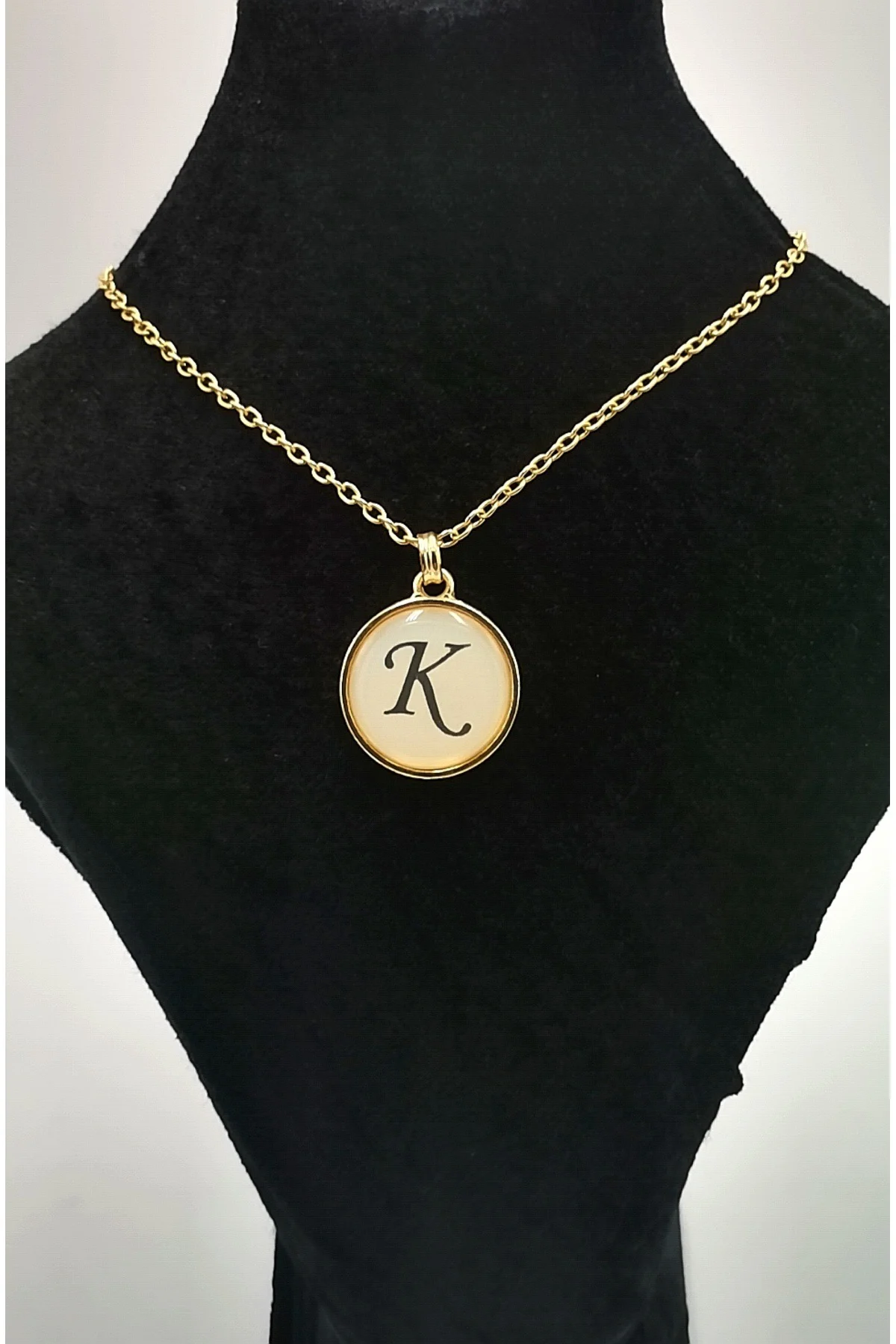 Gold Renk Büyük Boy Kararmaz ''K'' Harfli Kolye
