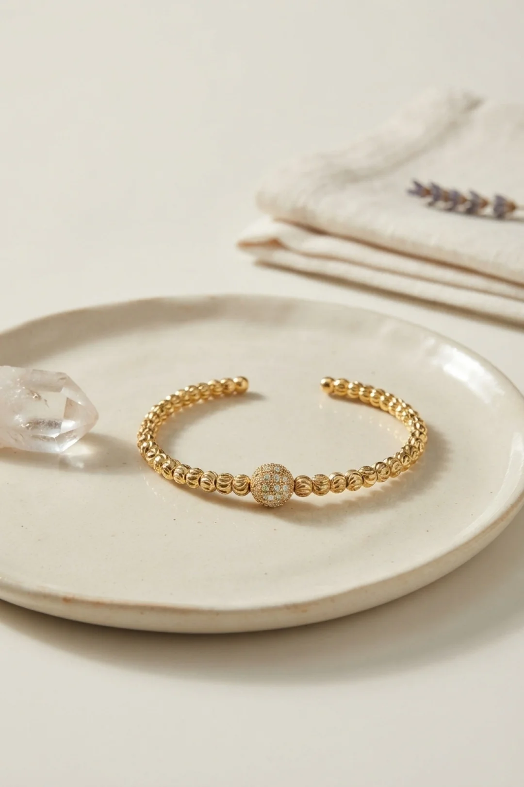Gold Renk Dorika Model Zirkon Taşlı Kadın Bileklik TJ-BB8857 Gold Renk Dorika Model Zirkon Taşlı Kadın Bileklik TJ-BB8857