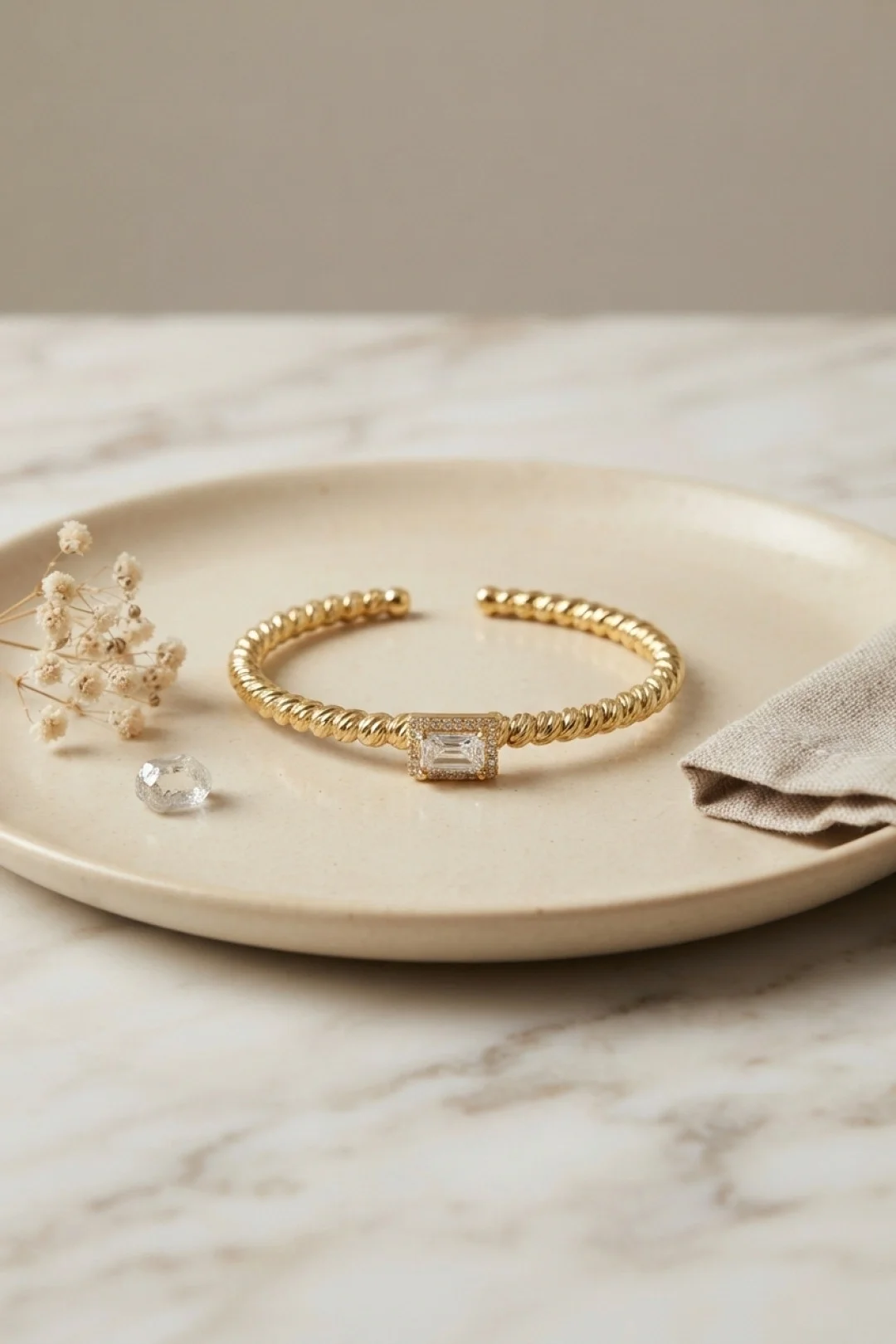 Gold Renk Dorika Model Kare Zirkon Taşlı Kadın Bileklik Fiyatı, Yorumları ve Özellikleri