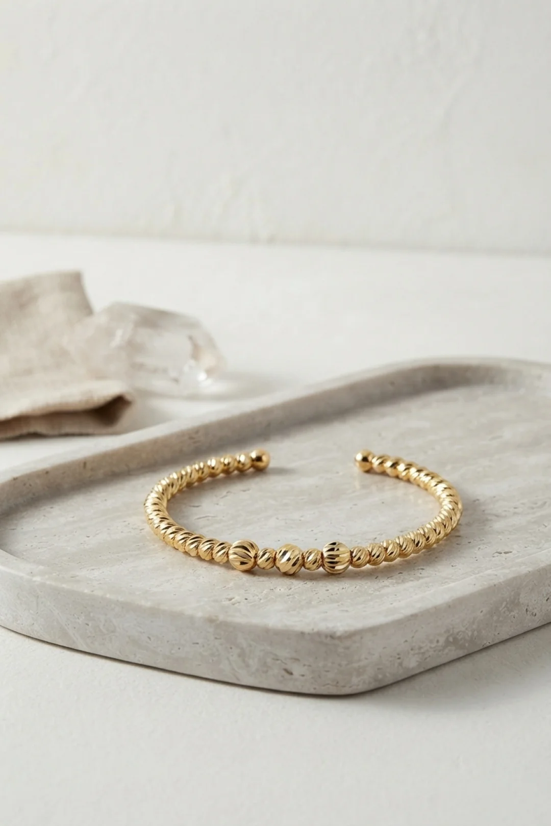 Gold Renk Dorika Model Kadın Bileklik TJ-BB8863 Gold Renk Dorika Model Kadın Bileklik TJ-BB8863