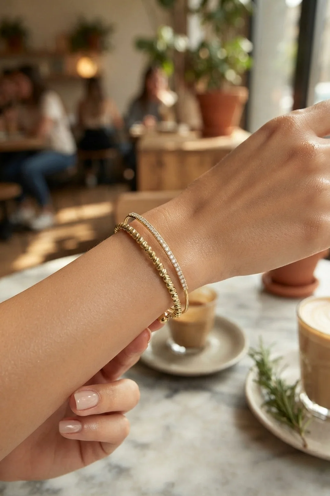 Gold Renk Dorika ve Zirkon Taşlı Kadın Bileklik Fiyatı, Yorumları ve Özellikleri