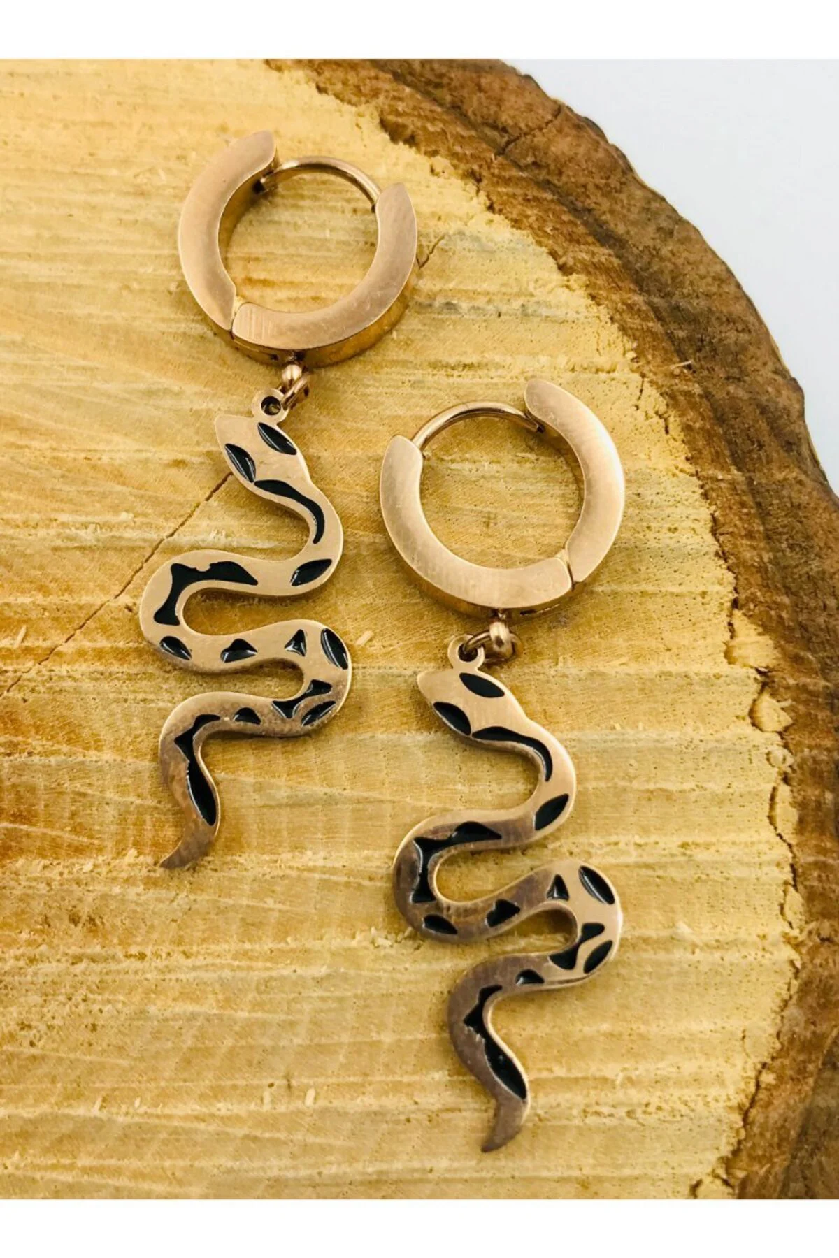 Gold Renk Figürlü Çelik Küpe