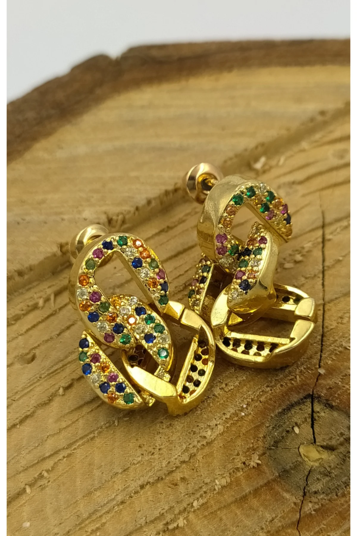 Gold Renk Figürlü Çelik Küpe