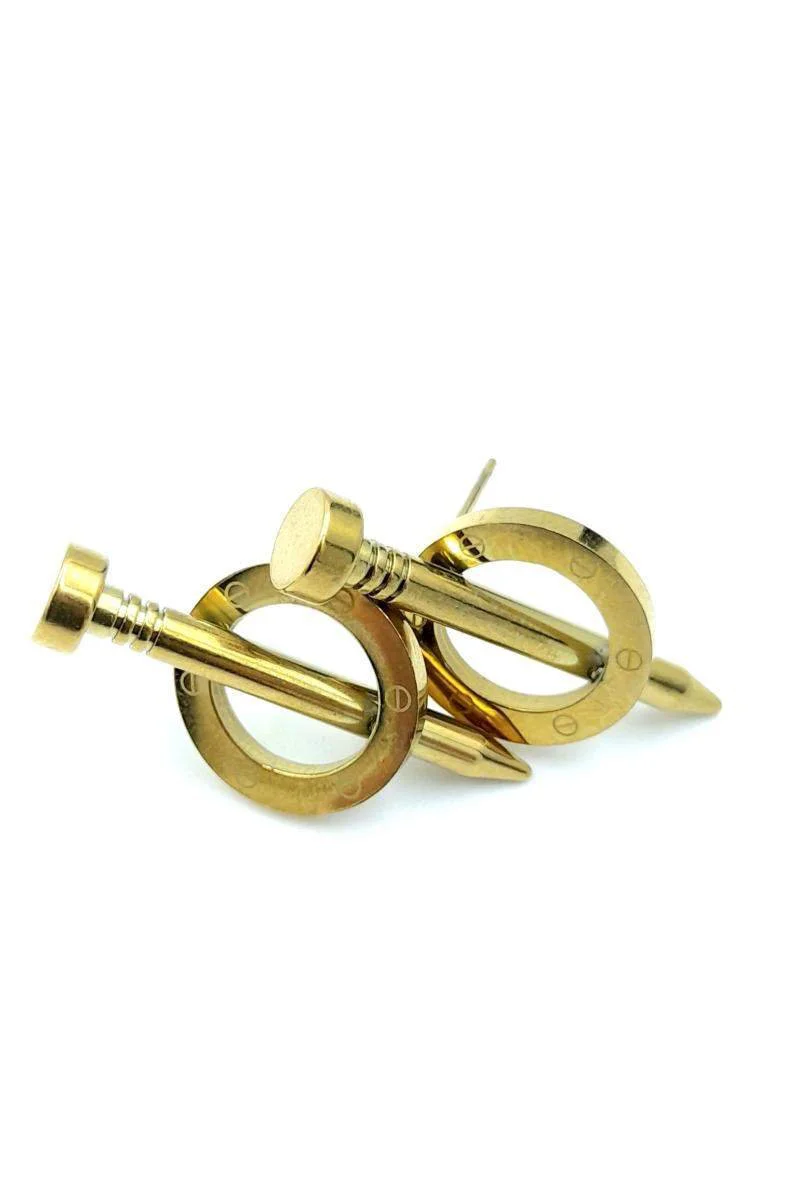 Gold Renk Çivi Figürlü Çelik Küpe