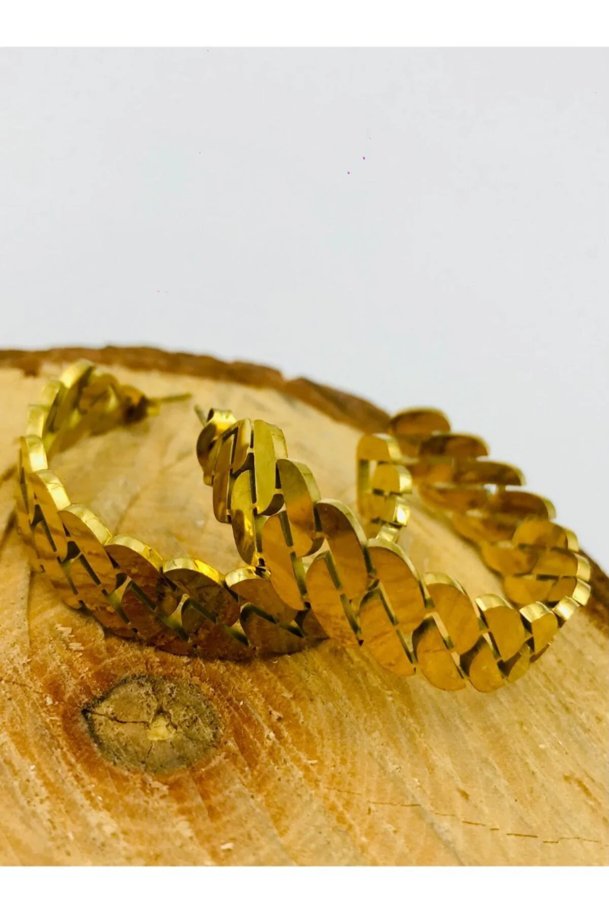 Gold Renk Figürlü Çelik Küpe