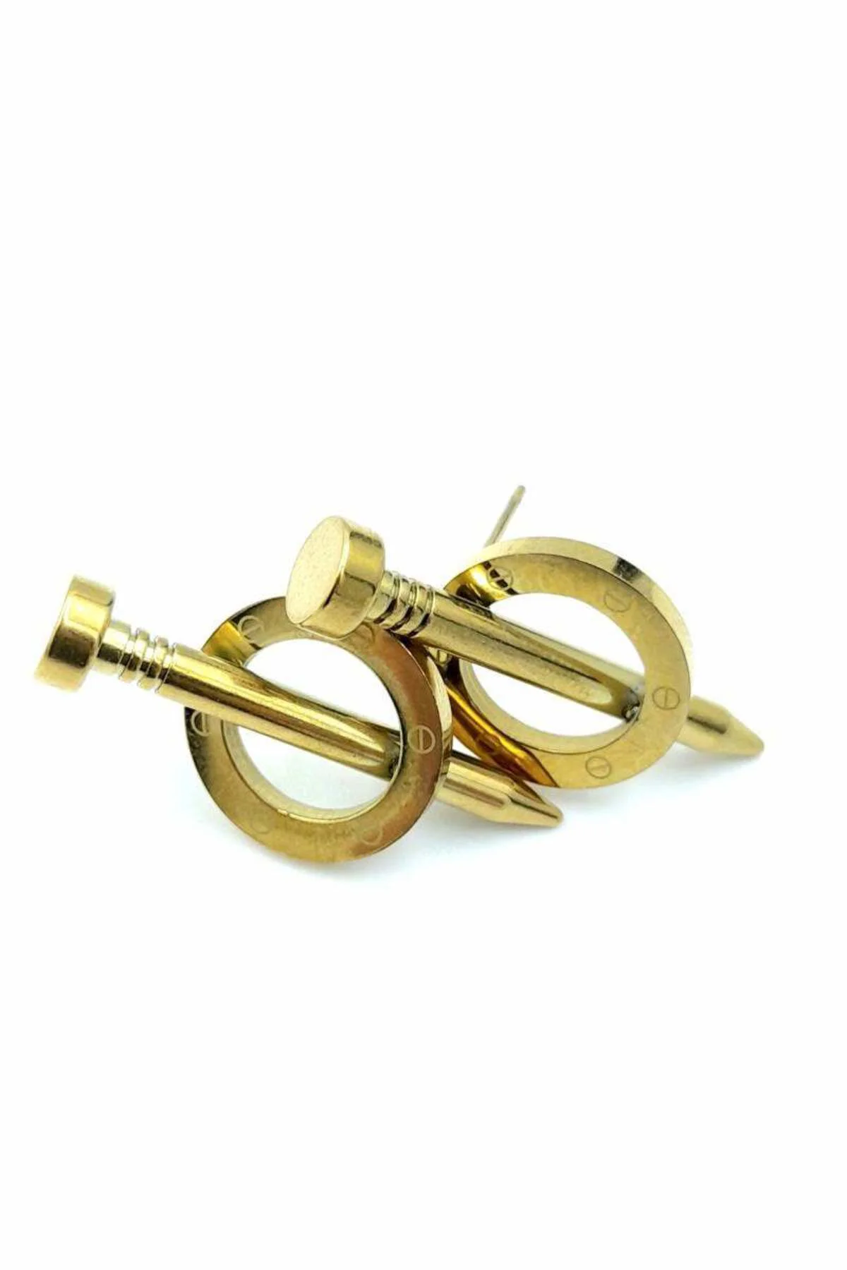 Gold Renk Çivi Figürlü Çelik Küpe