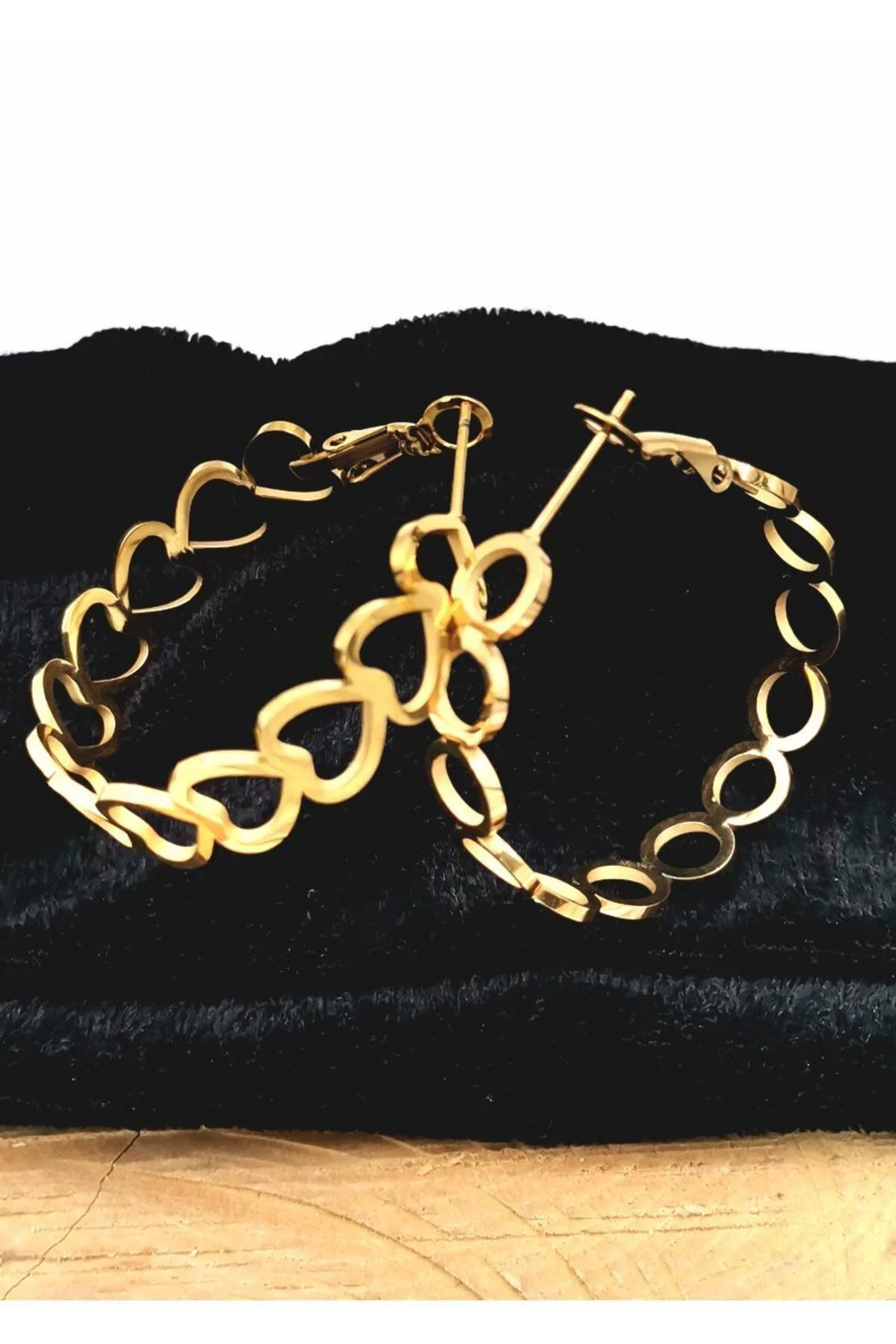Gold Renk Figürlü Çelik Küpe