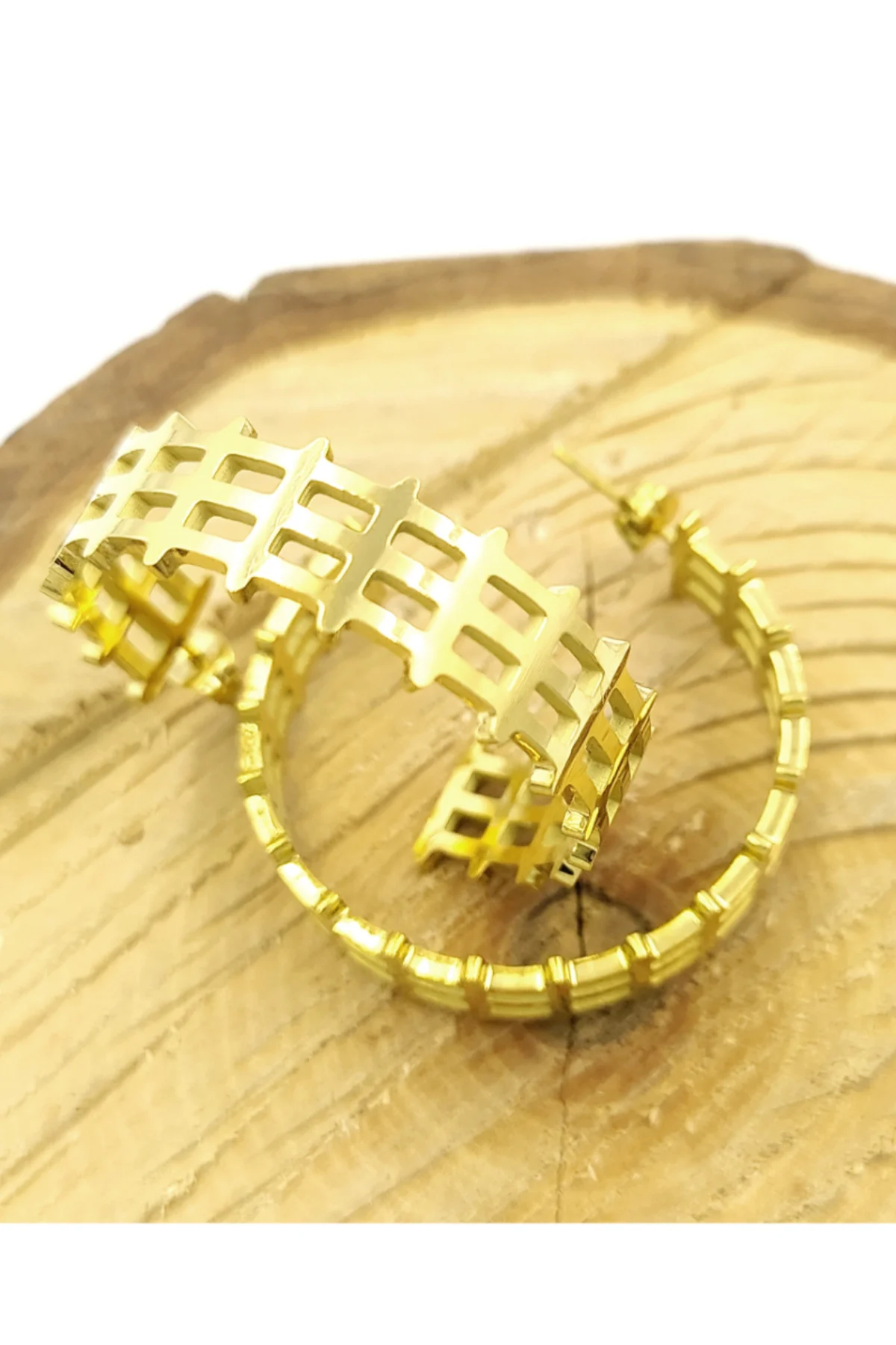 Gold Renk Figürlü Çelik Küpe
