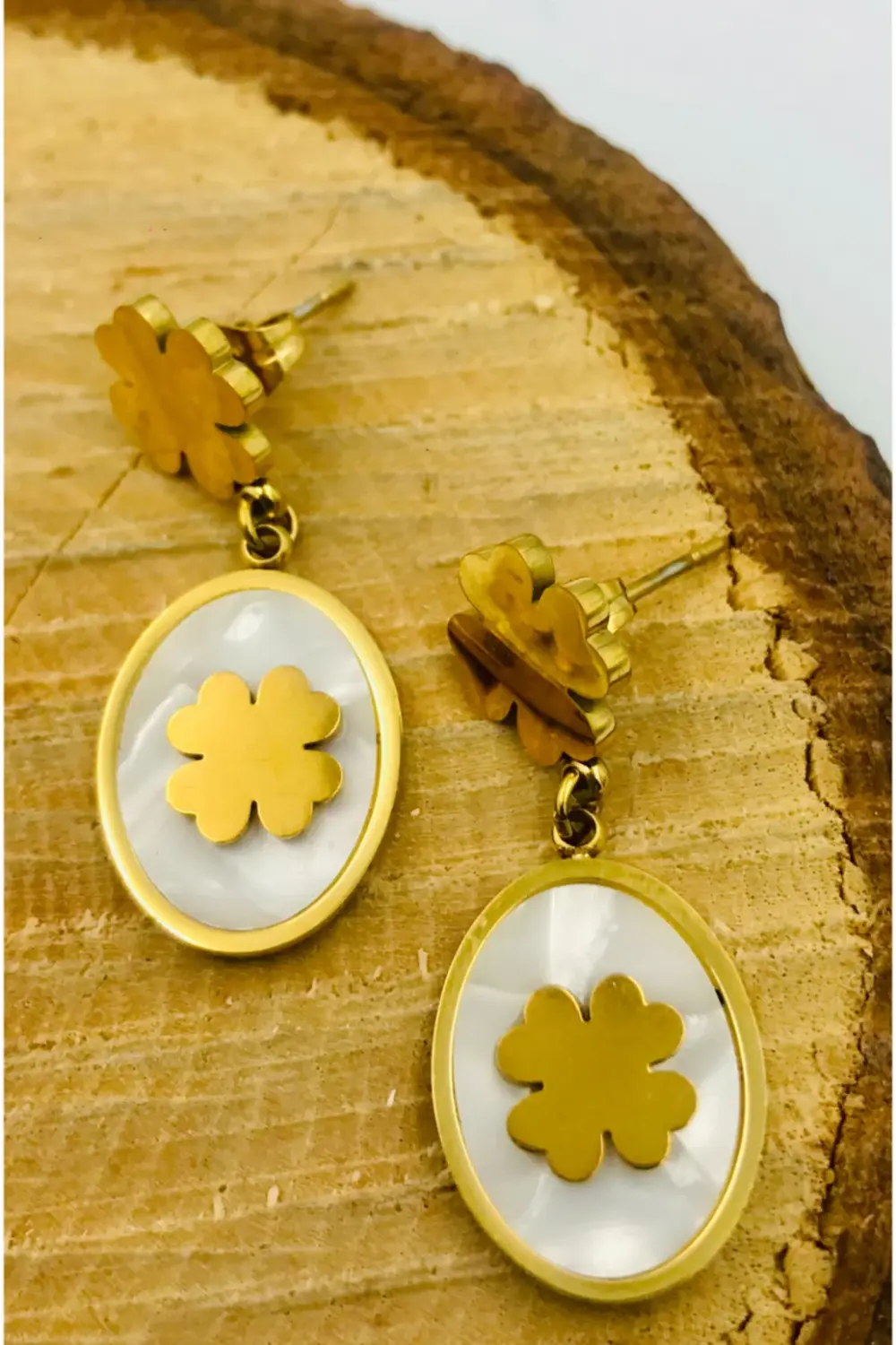 Gold Renk Figürlü Çelik Küpe