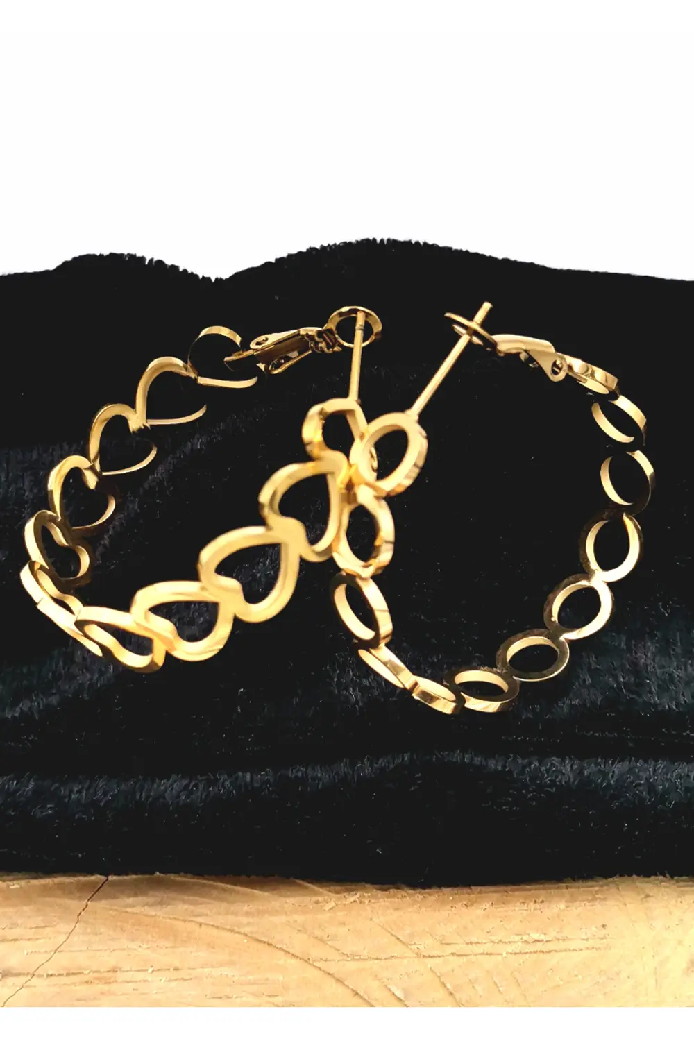 Gold Renk Figürlü Çelik  Küpe